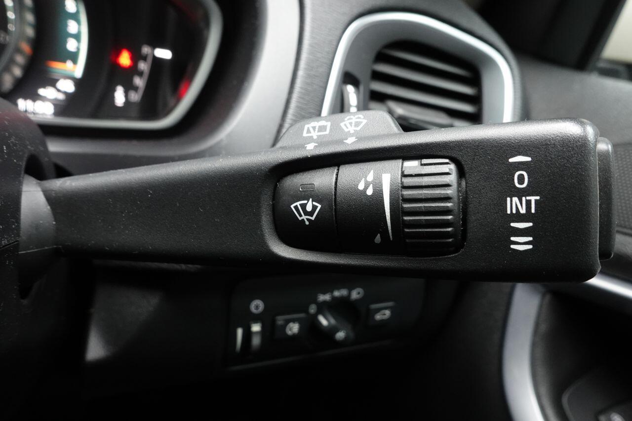 Volvo V40 - Image 36