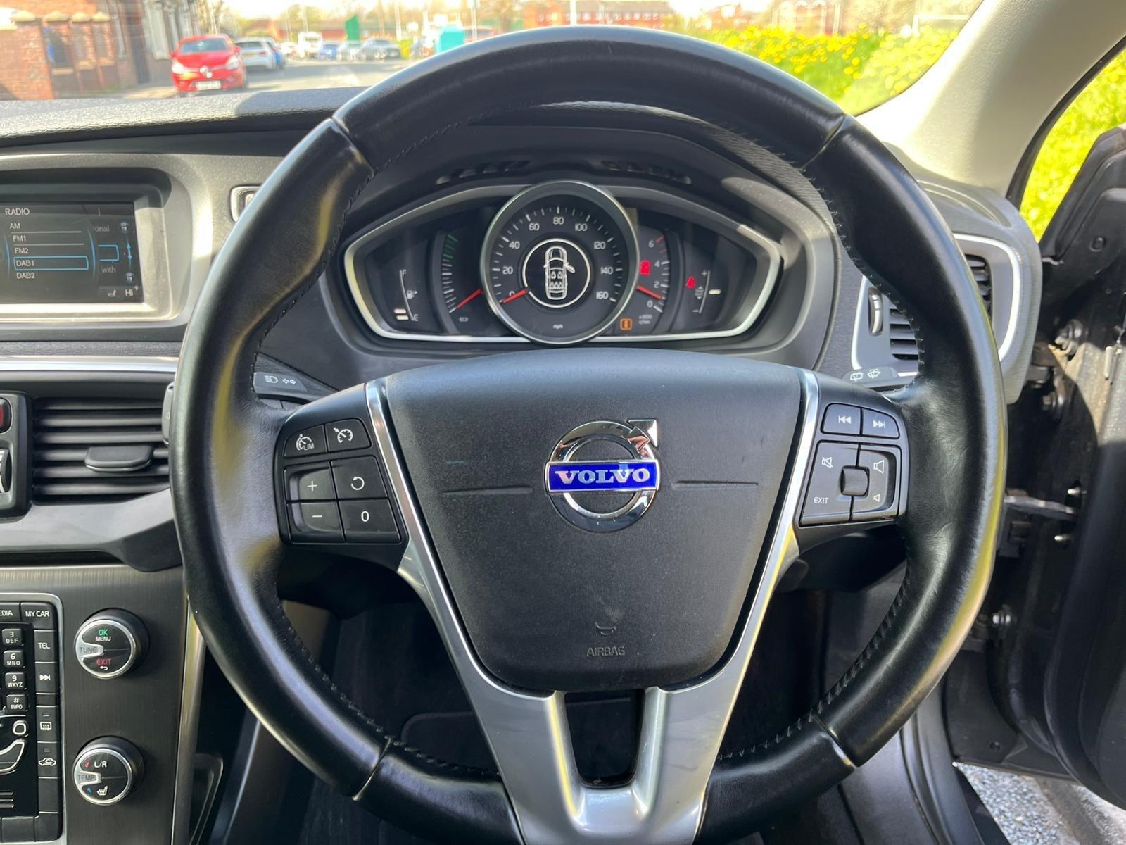 Volvo V40 - Image 13