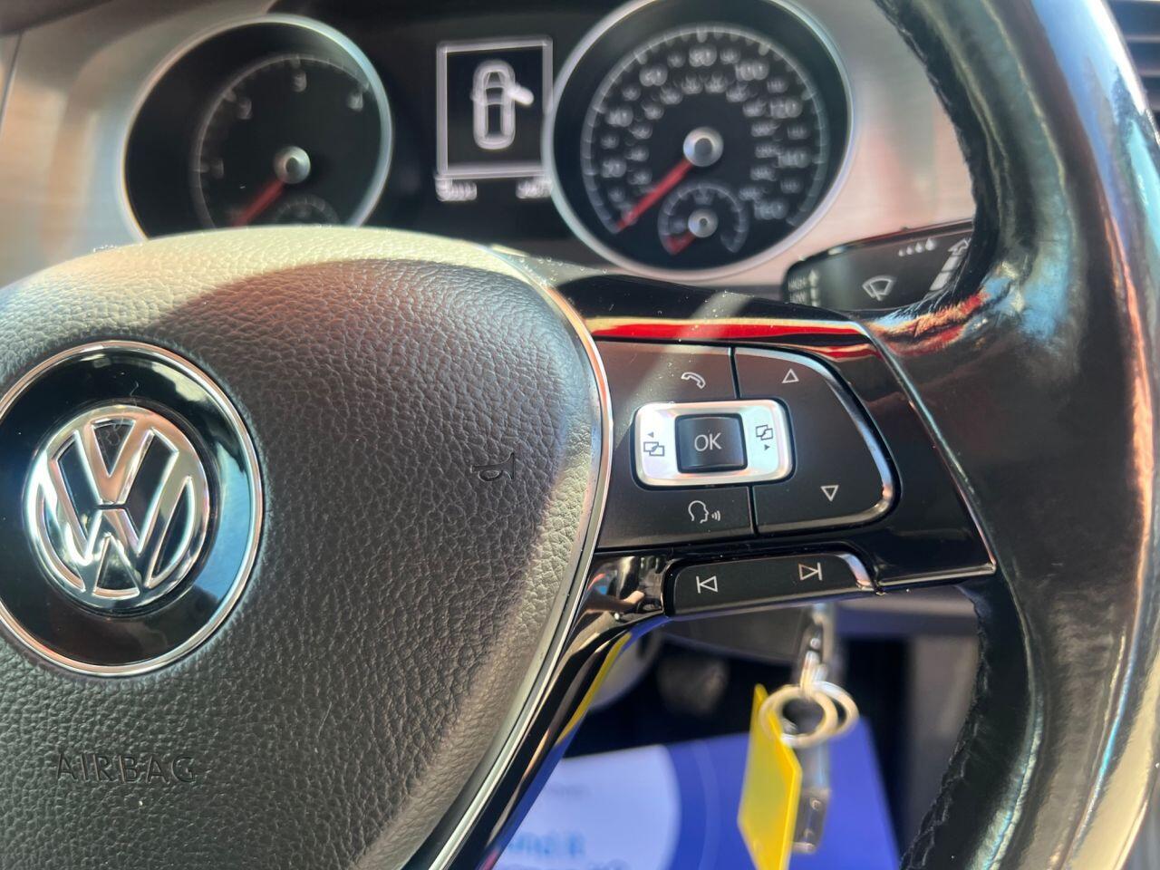 Volkswagen Golf - Image 27