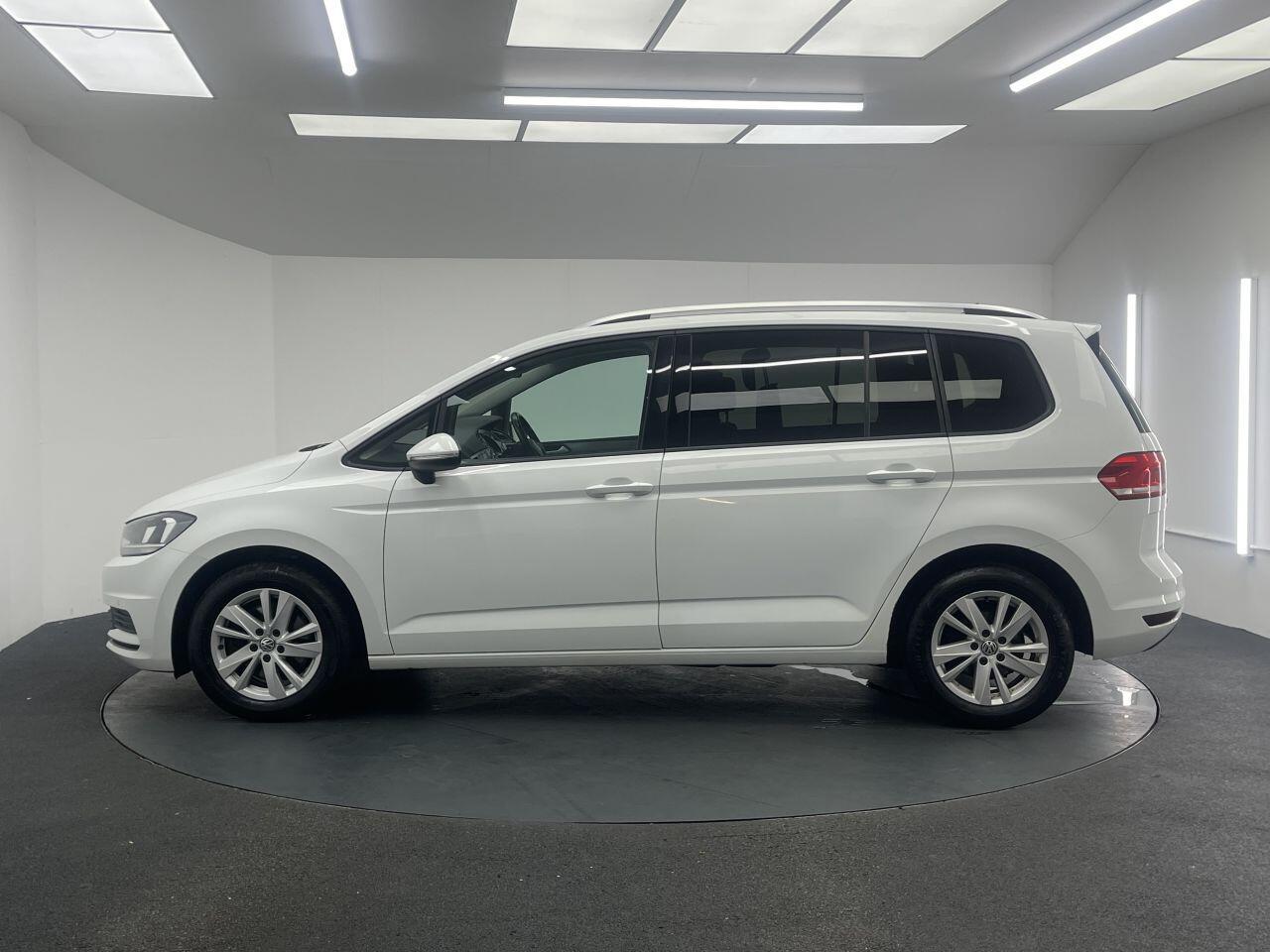 Volkswagen Touran - Image 7
