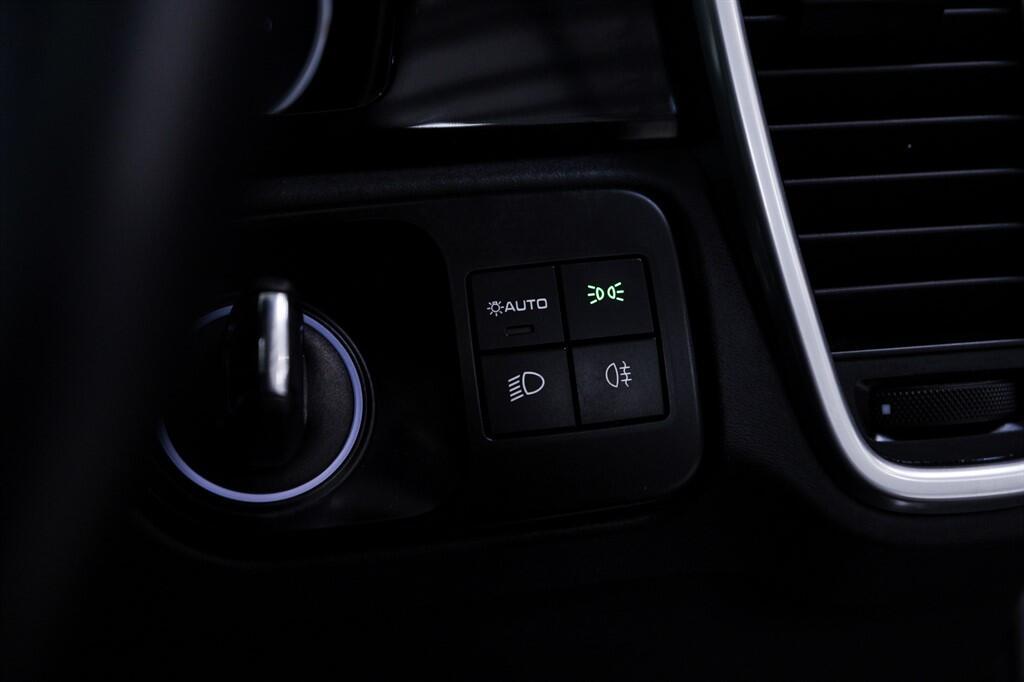 Porsche Cayenne - Image 37