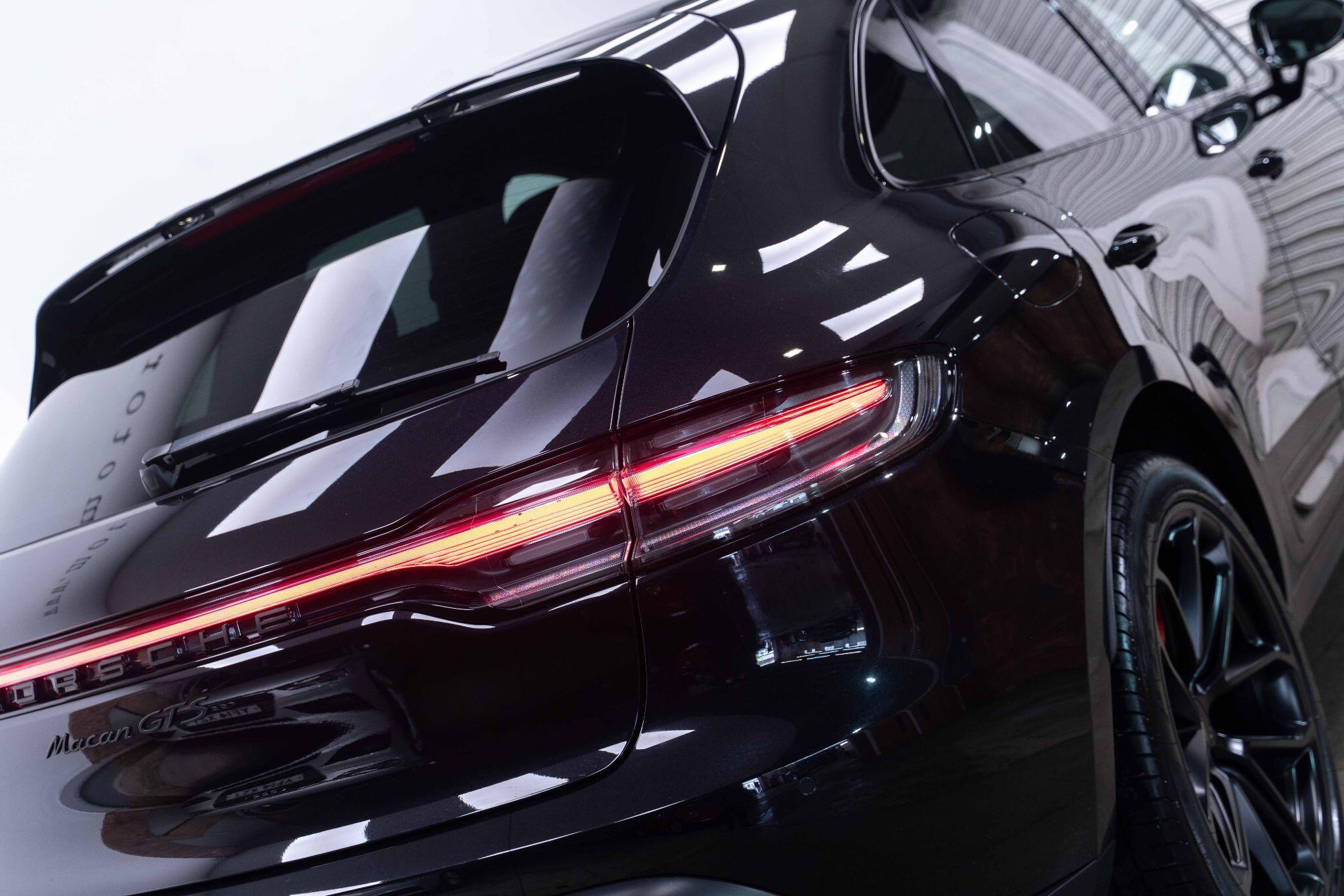 Porsche Macan - Image 40