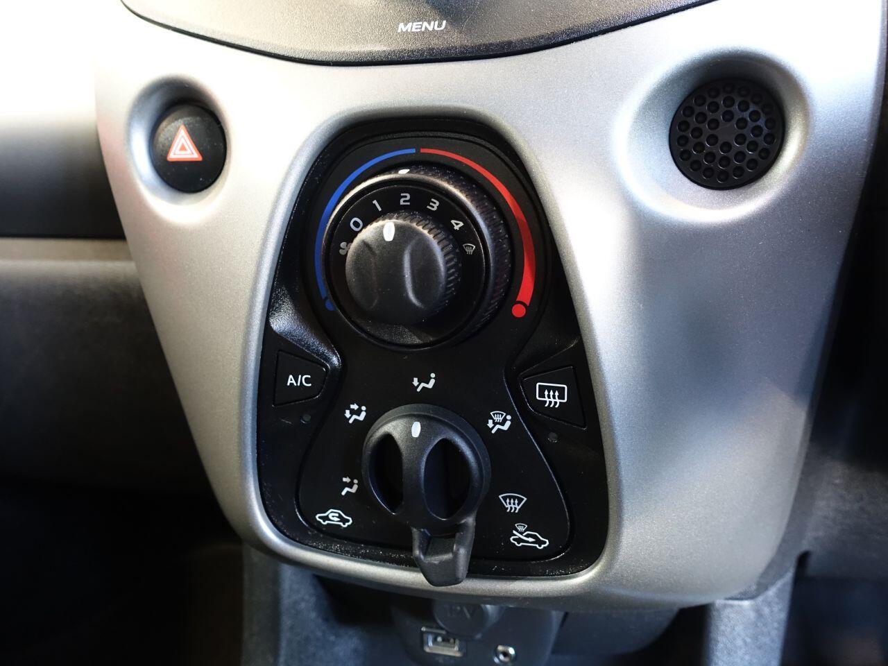 Toyota Aygo - Image 23