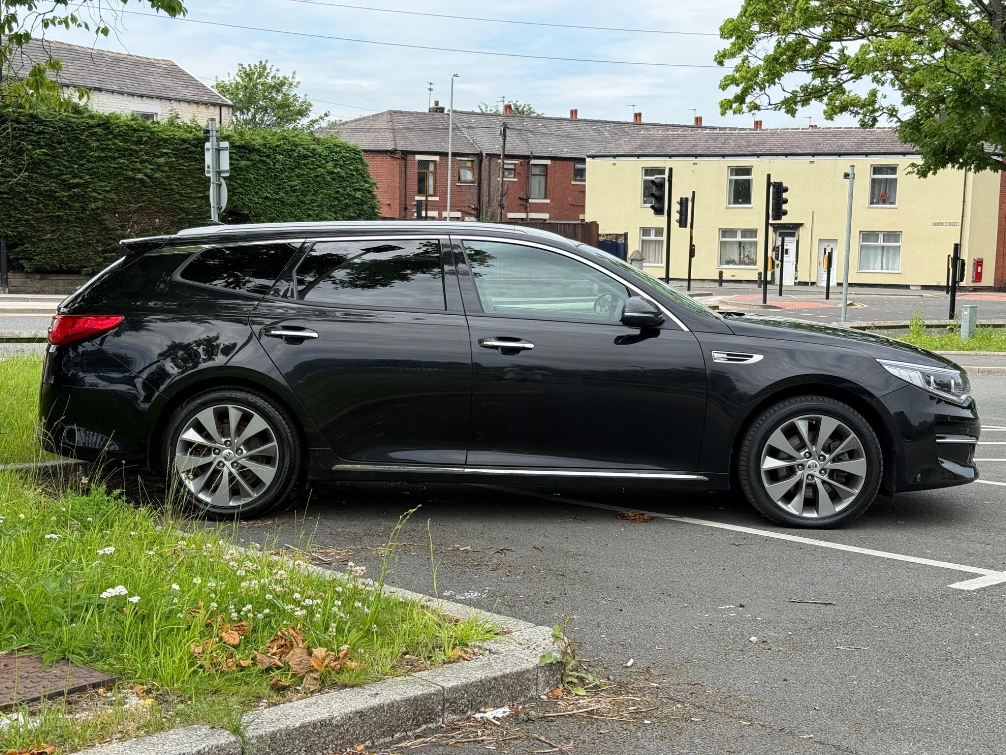 Kia Optima - Image 7