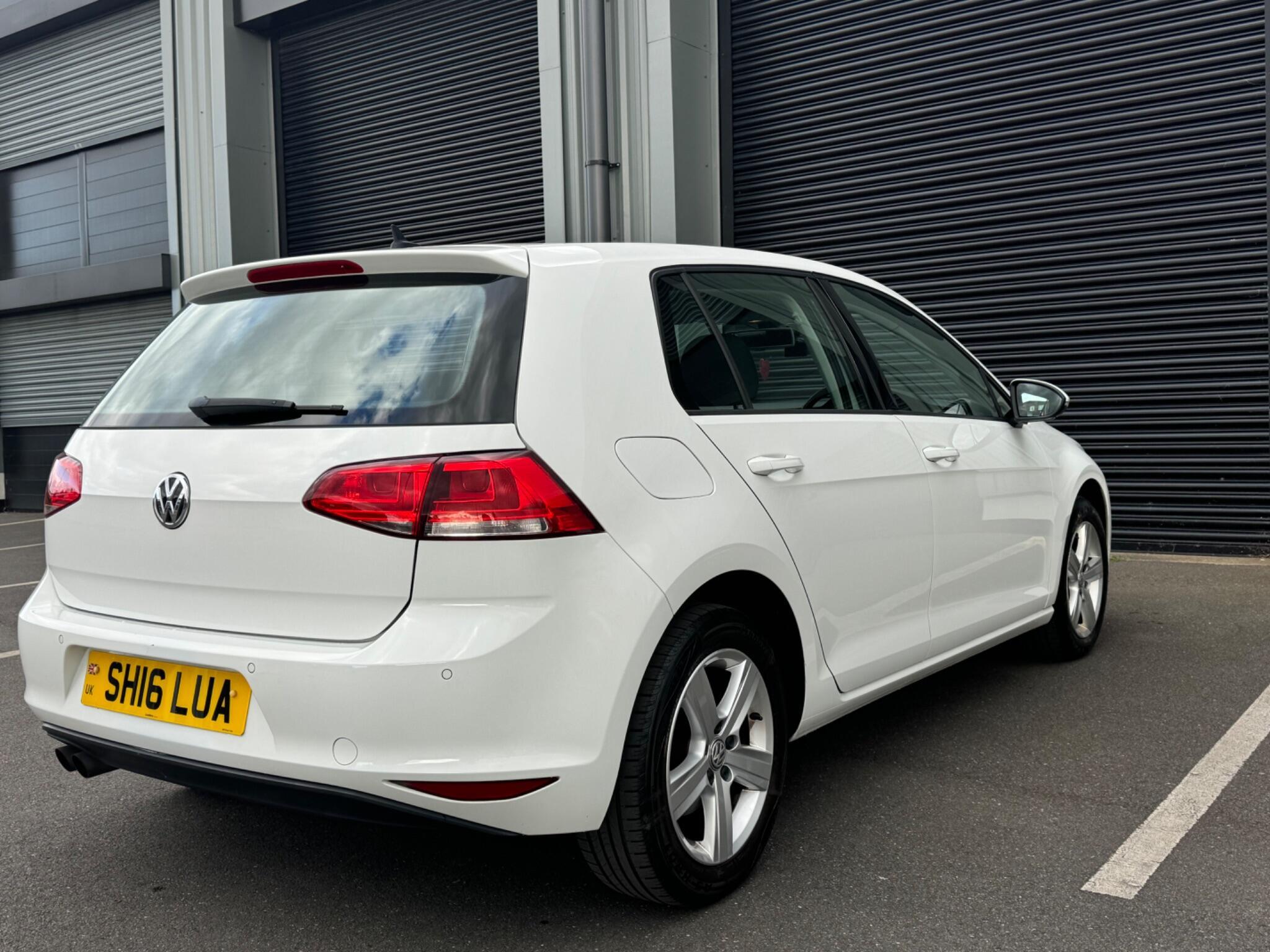 Volkswagen Golf - Image 6