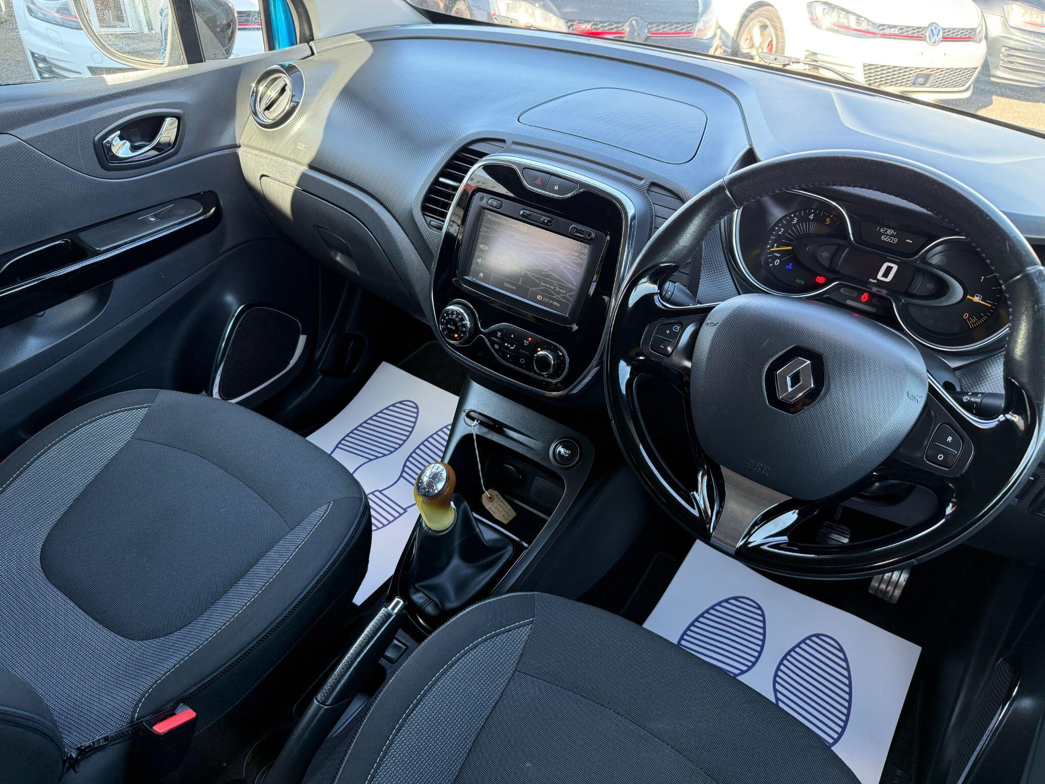 Renault Captur - Image 45