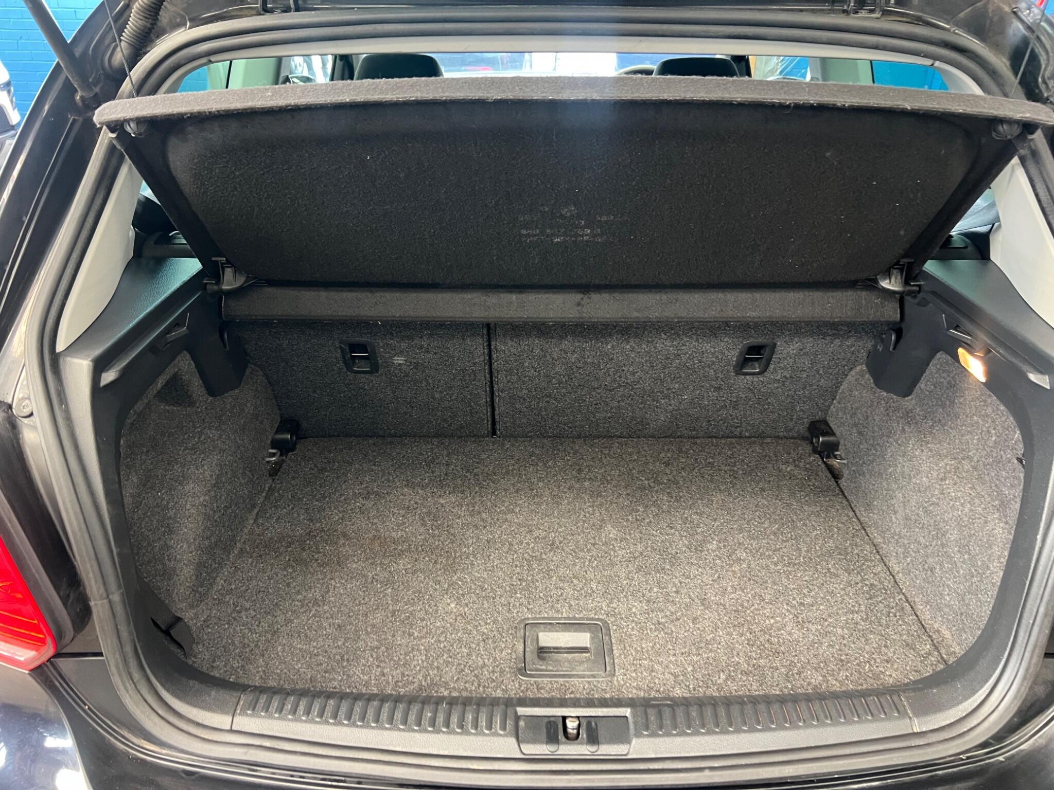 Volkswagen Polo - Image 13