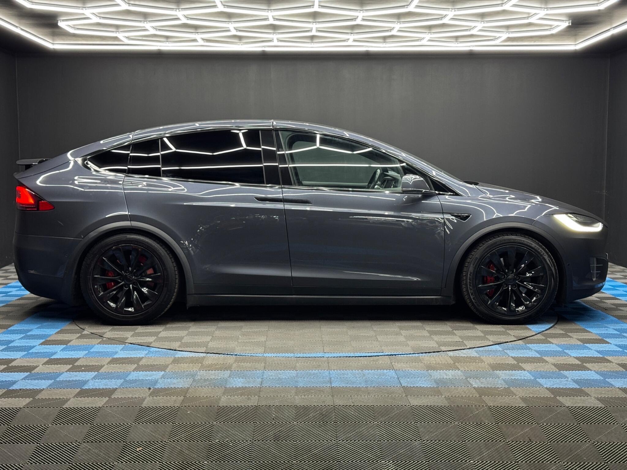 Tesla Model X - Image 5