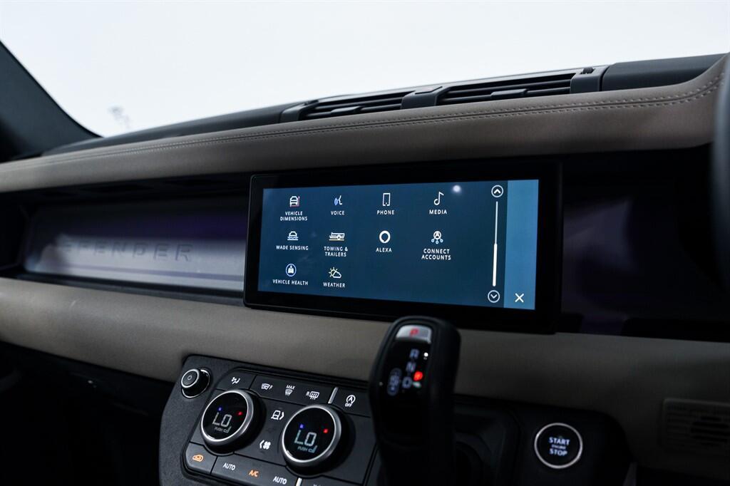 Land Rover Defender 110 - Image 22