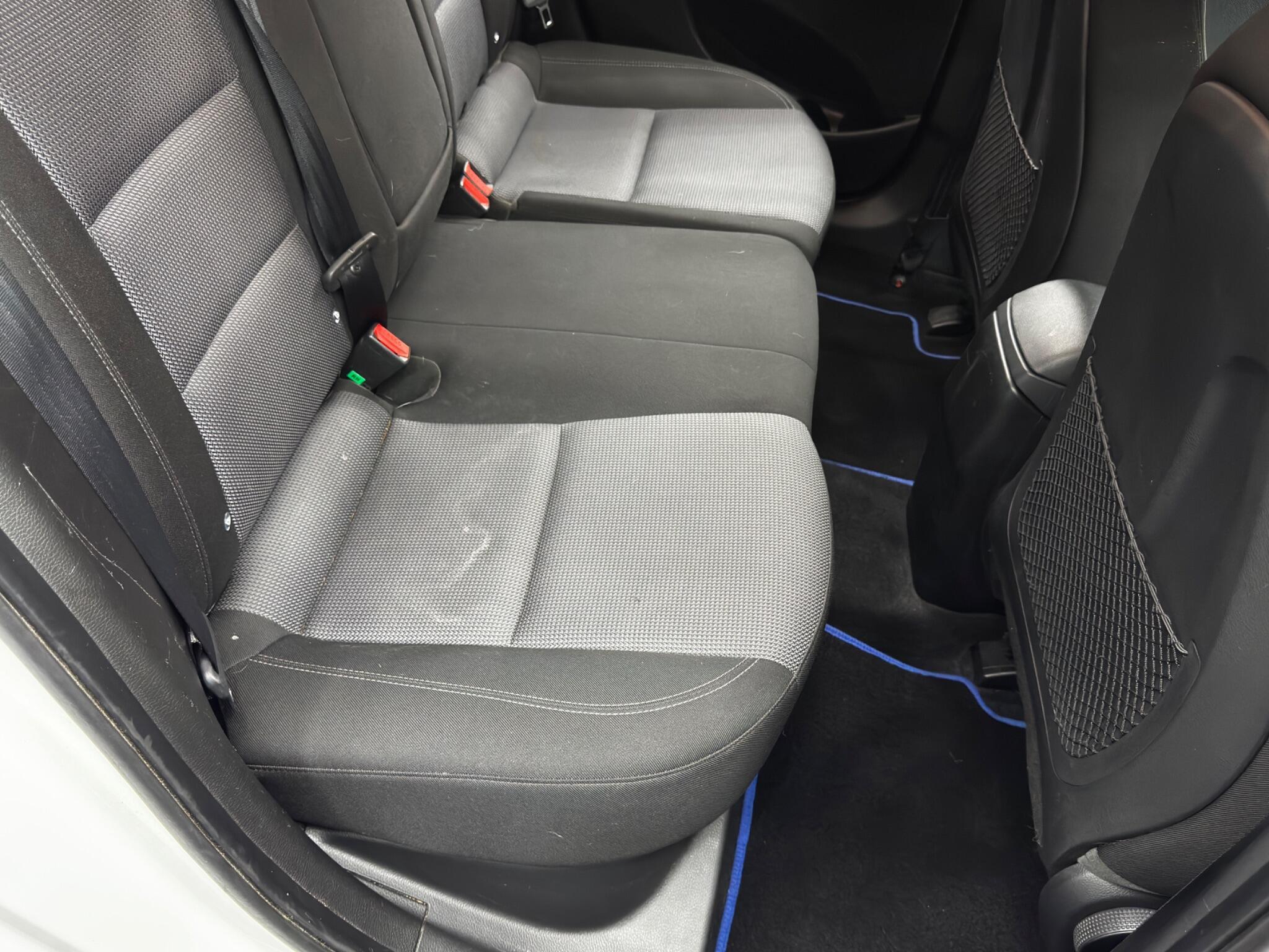 Hyundai i30 - Image 16