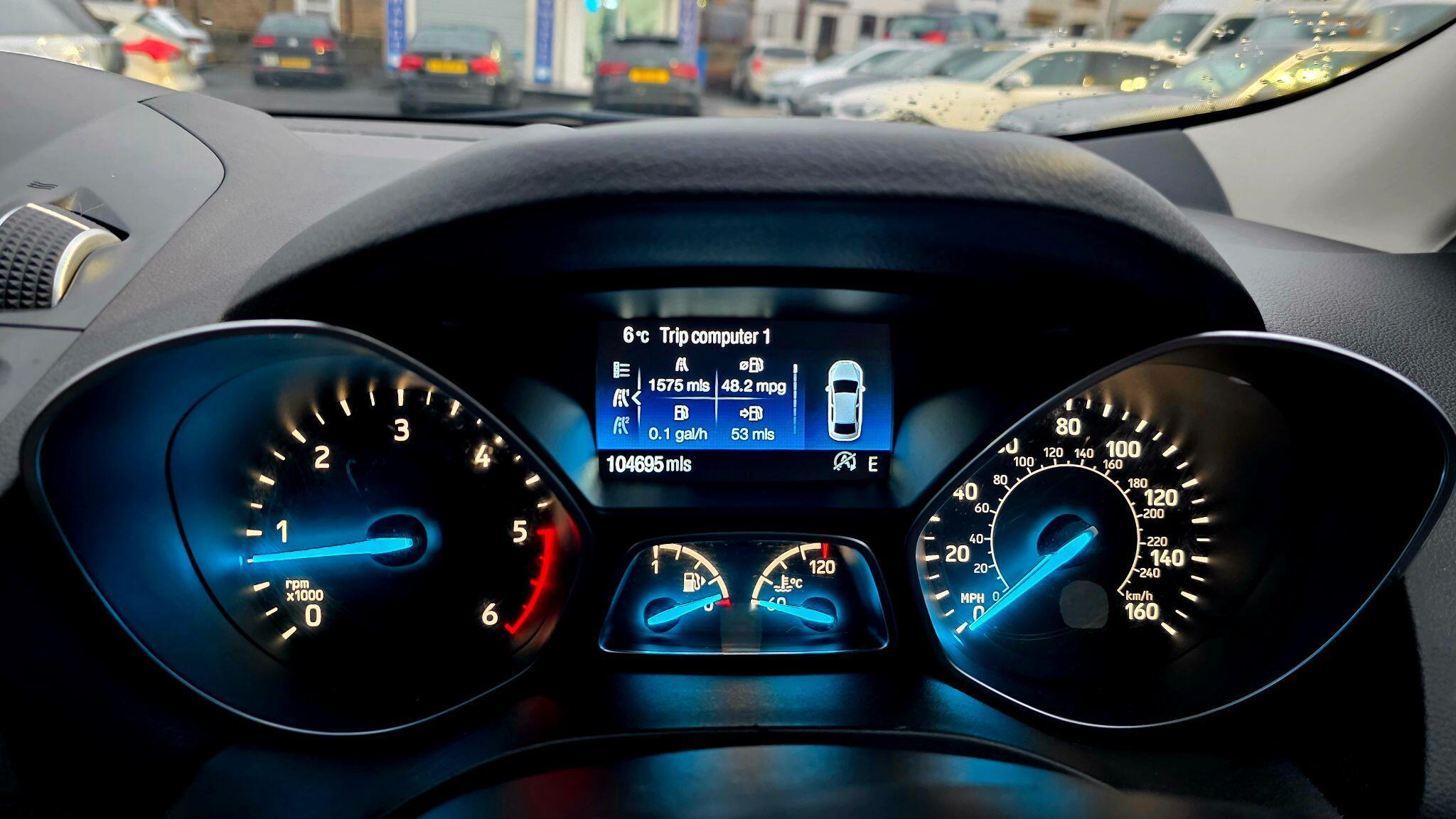 Ford Kuga - Image 35