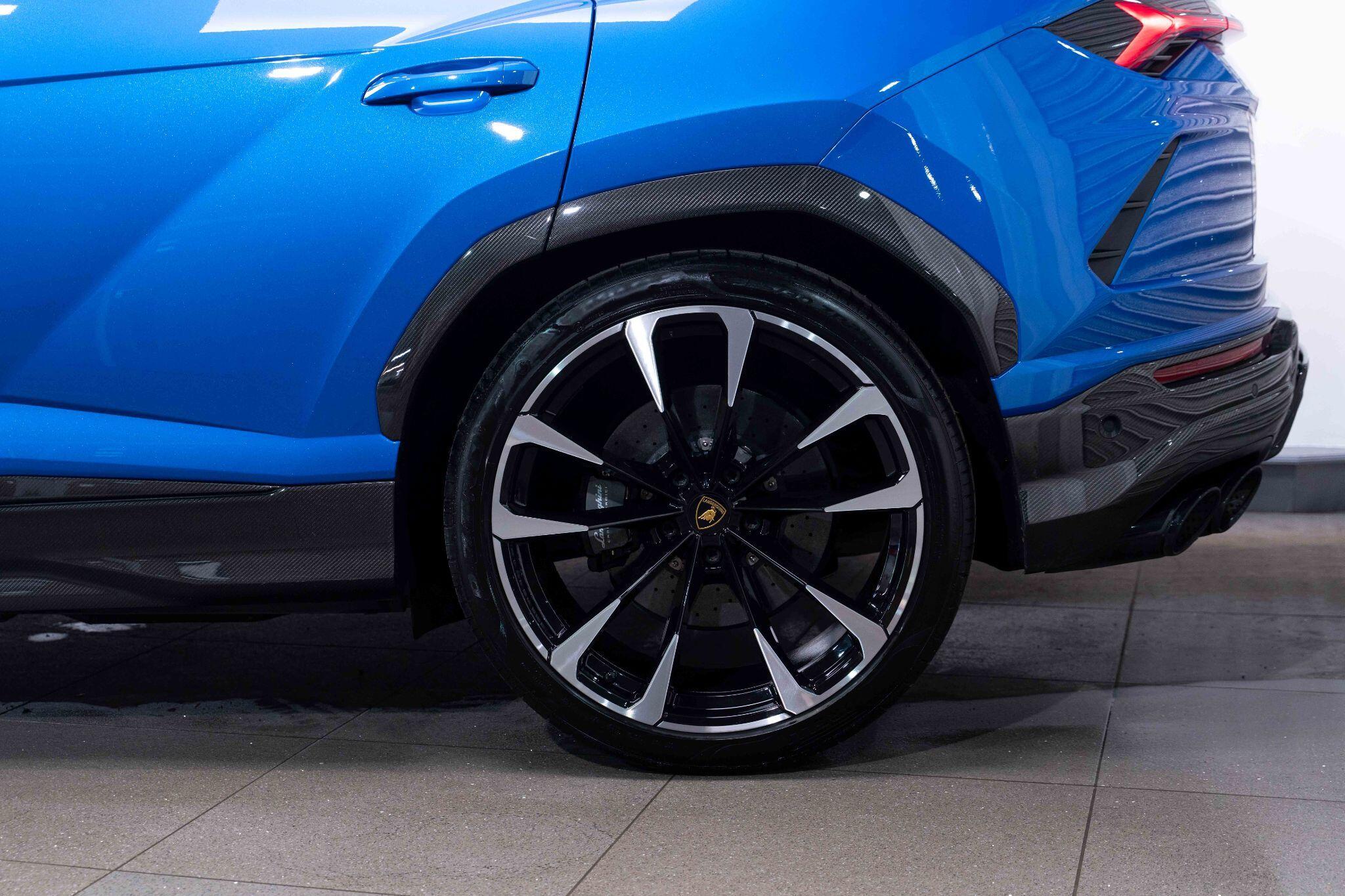 Lamborghini Urus - Image 7