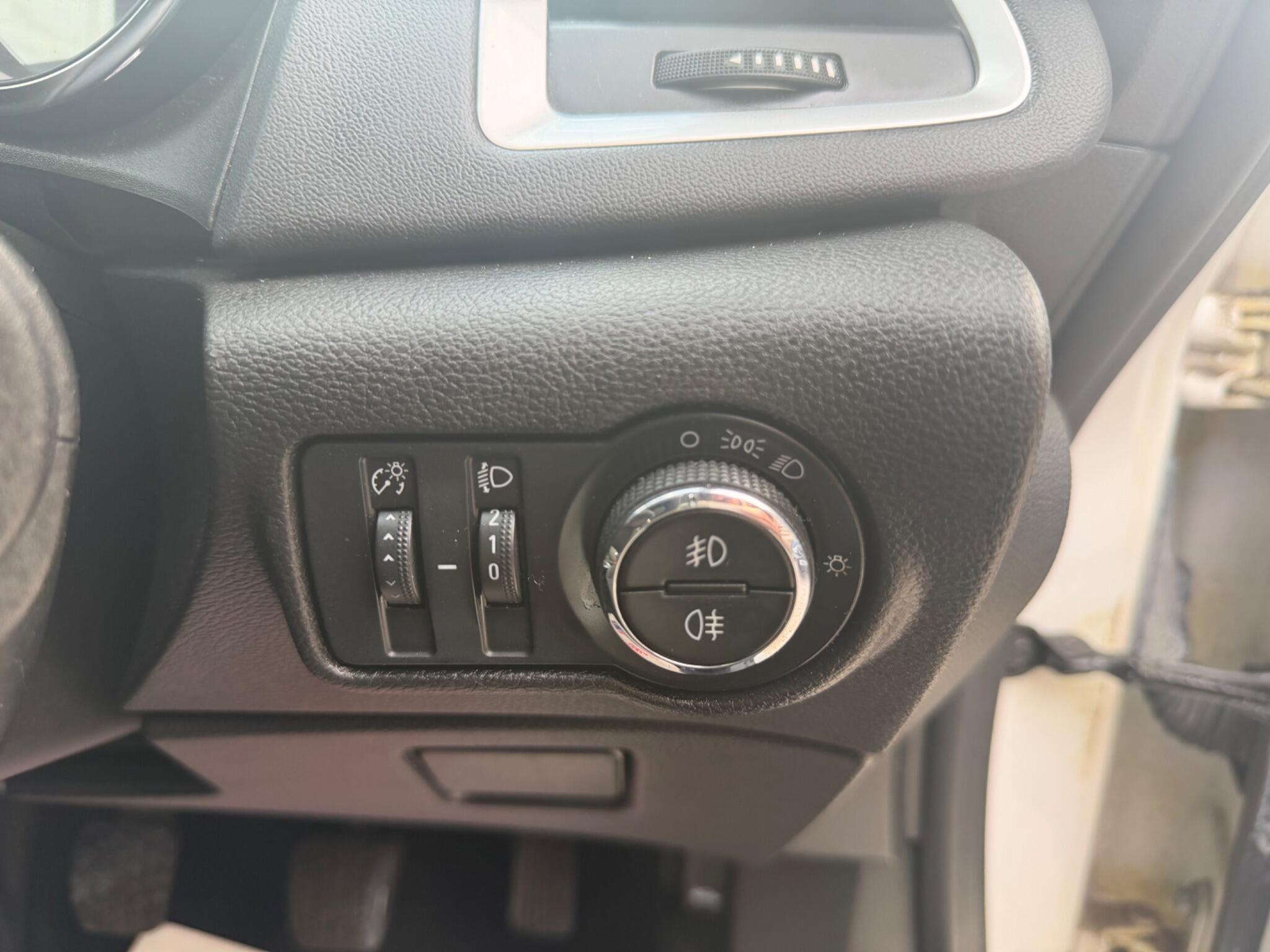 Vauxhall Astra - Image 16