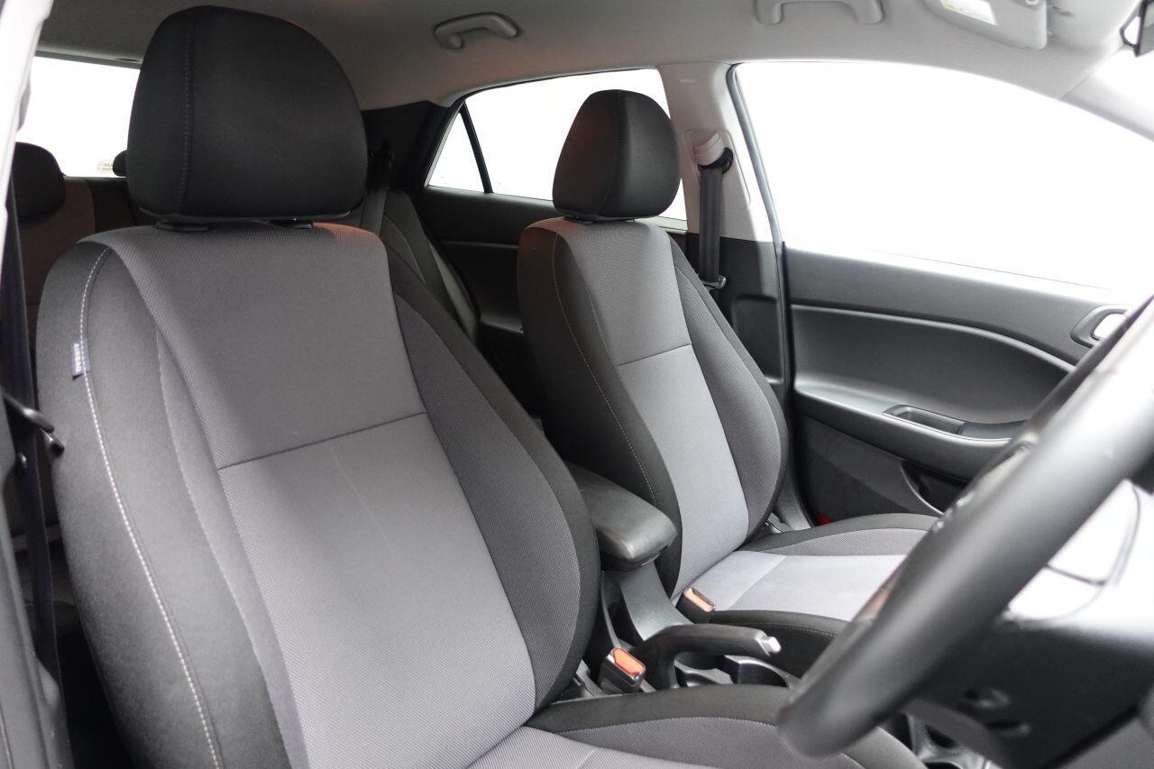 Hyundai i20 - Image 3