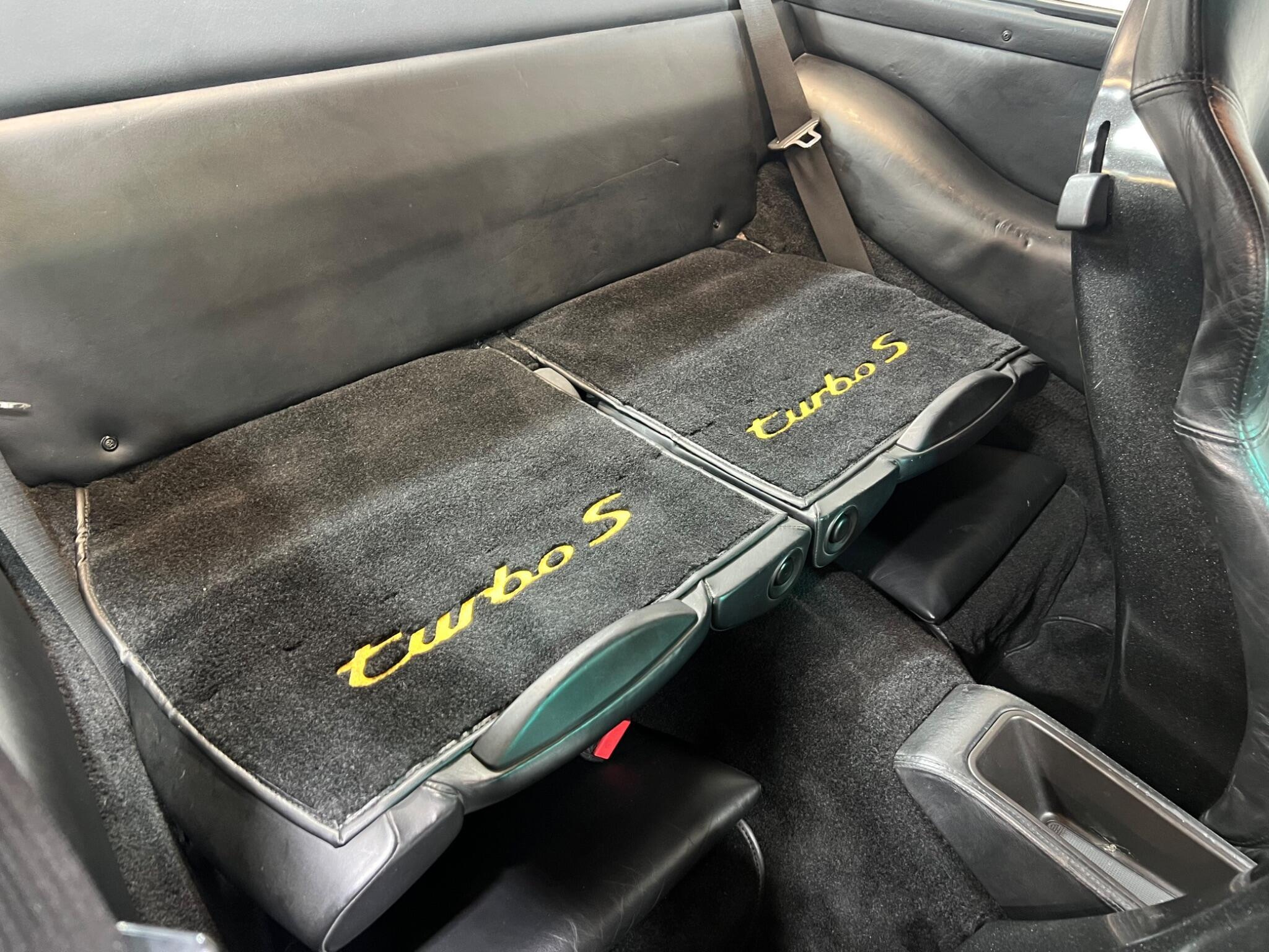 Porsche 911 - Image 12