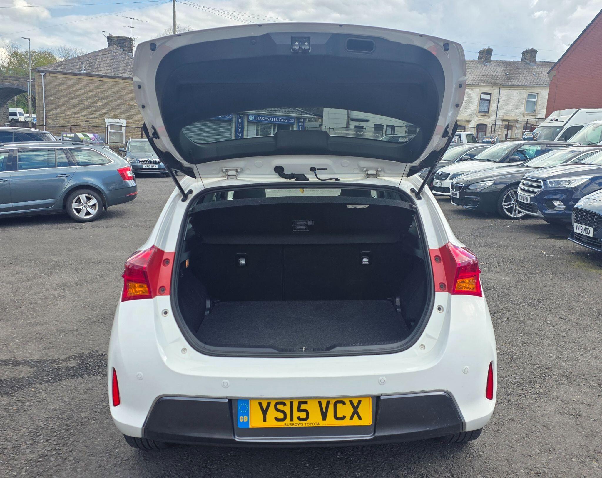 Toyota Auris - Image 22