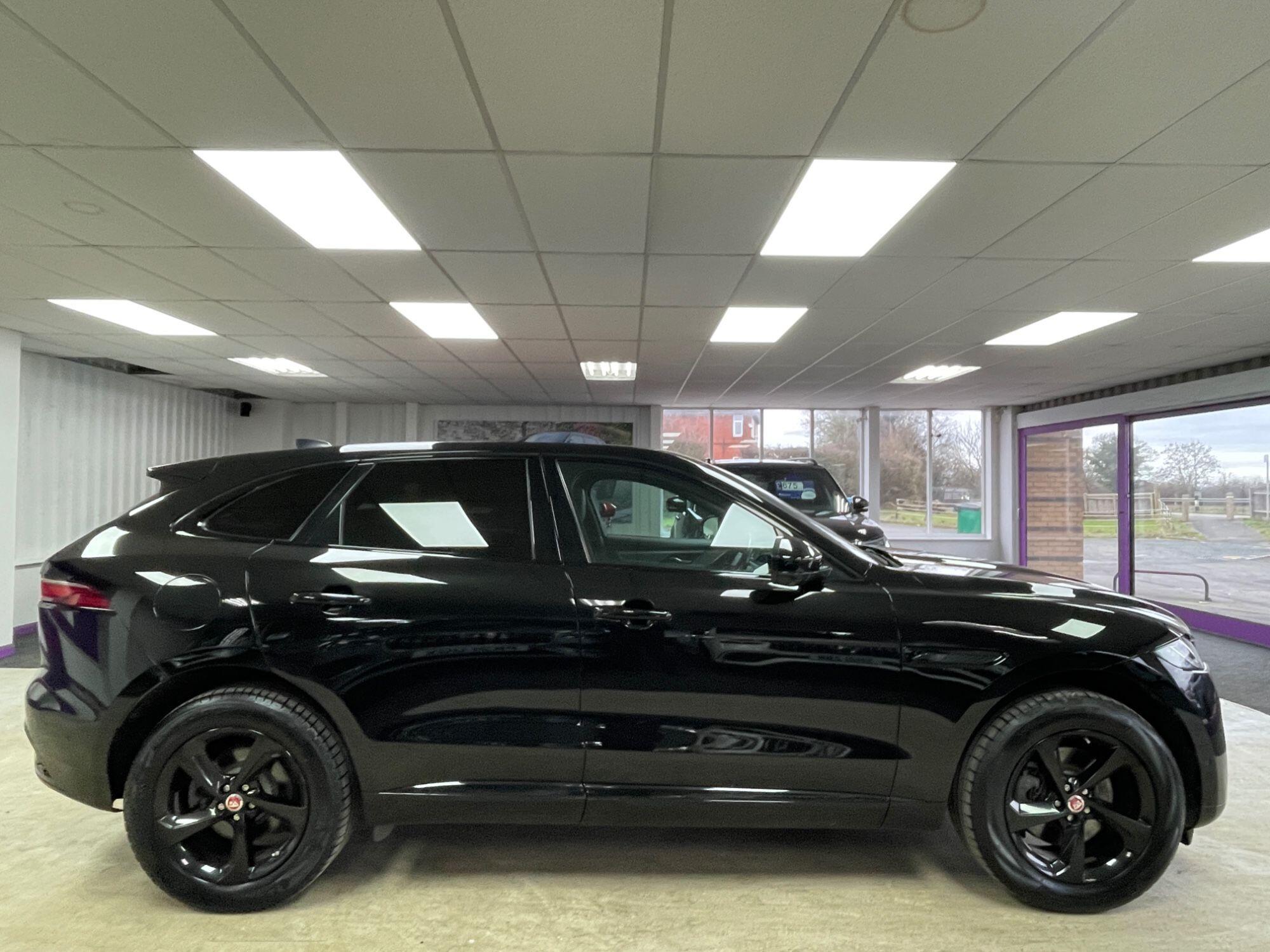 Jaguar F-Pace - Image 13