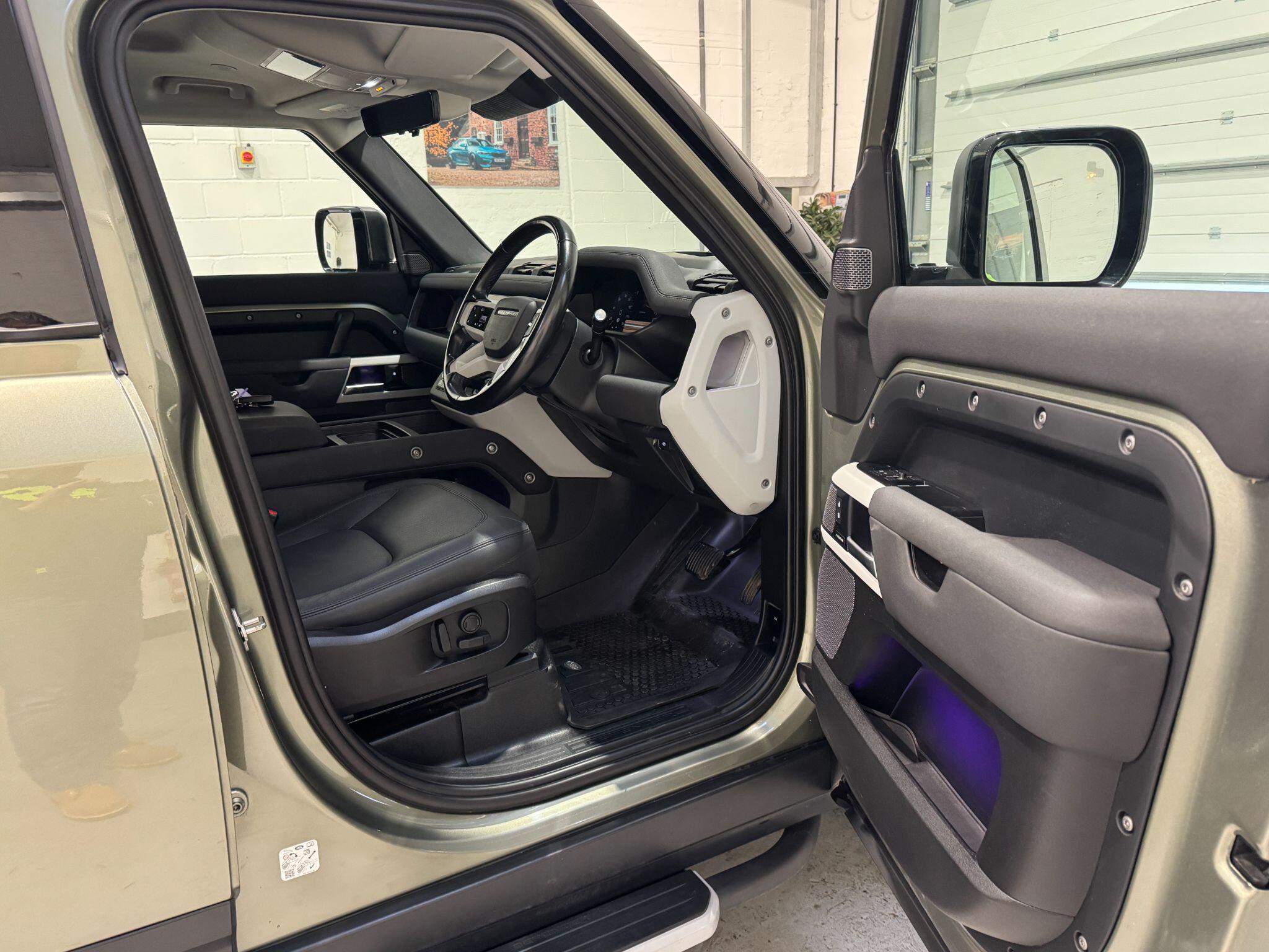 Land Rover Defender 110 - Image 42