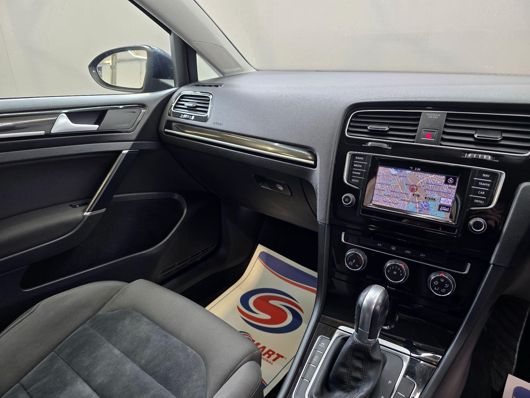 Volkswagen Golf - Image 14