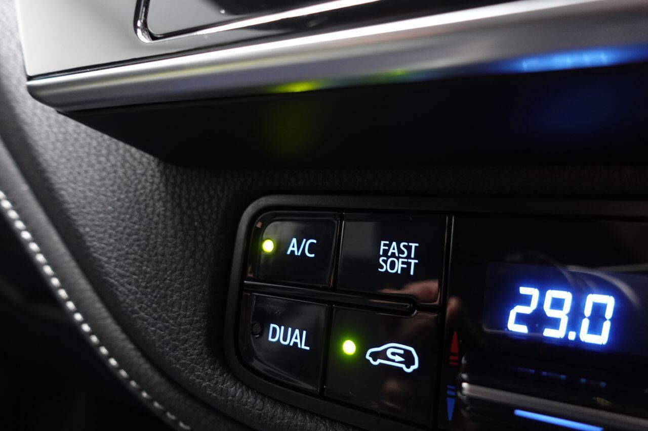 Toyota Auris - Image 29