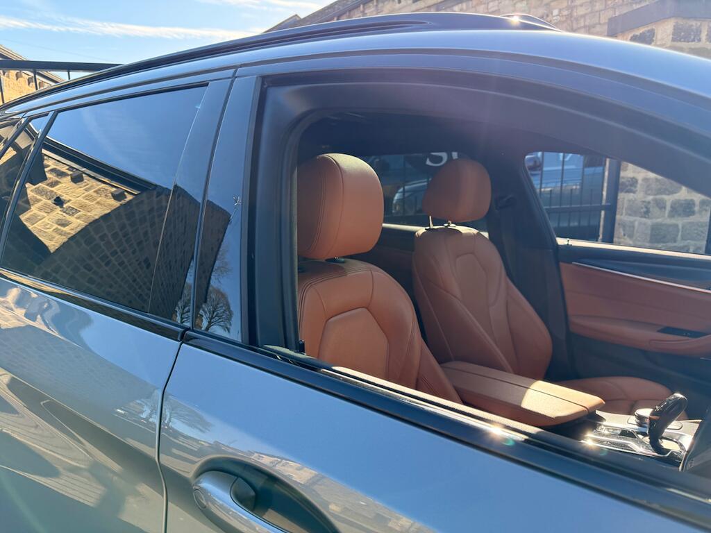 BMW 5 Series - Image 25