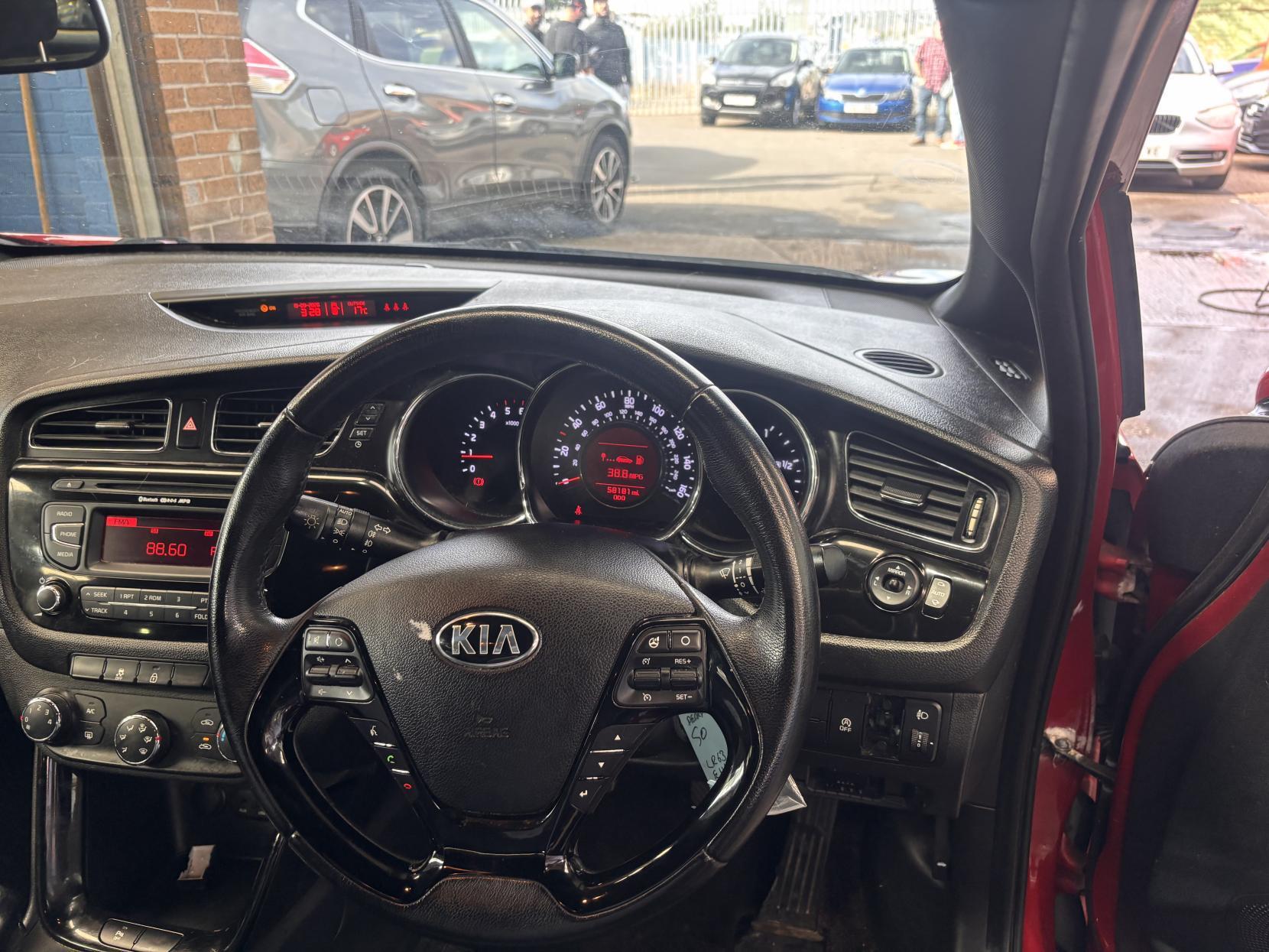Kia ProCeed - Image 17
