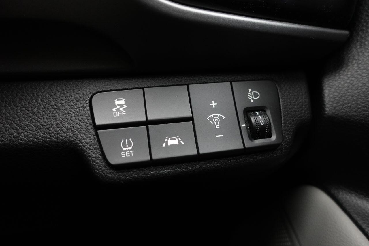 Kia Stonic - Image 38