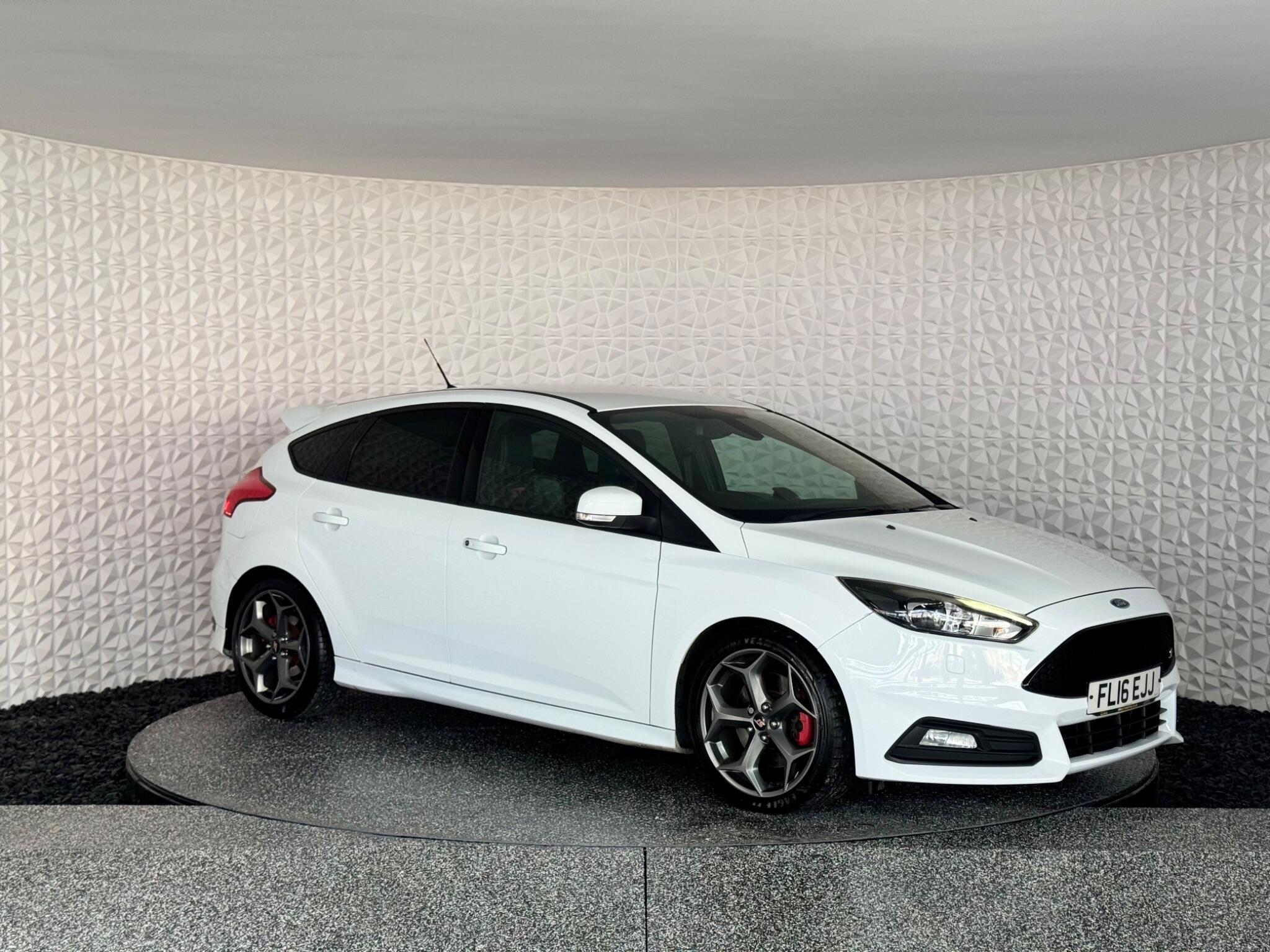 Ford Focus - Image 7