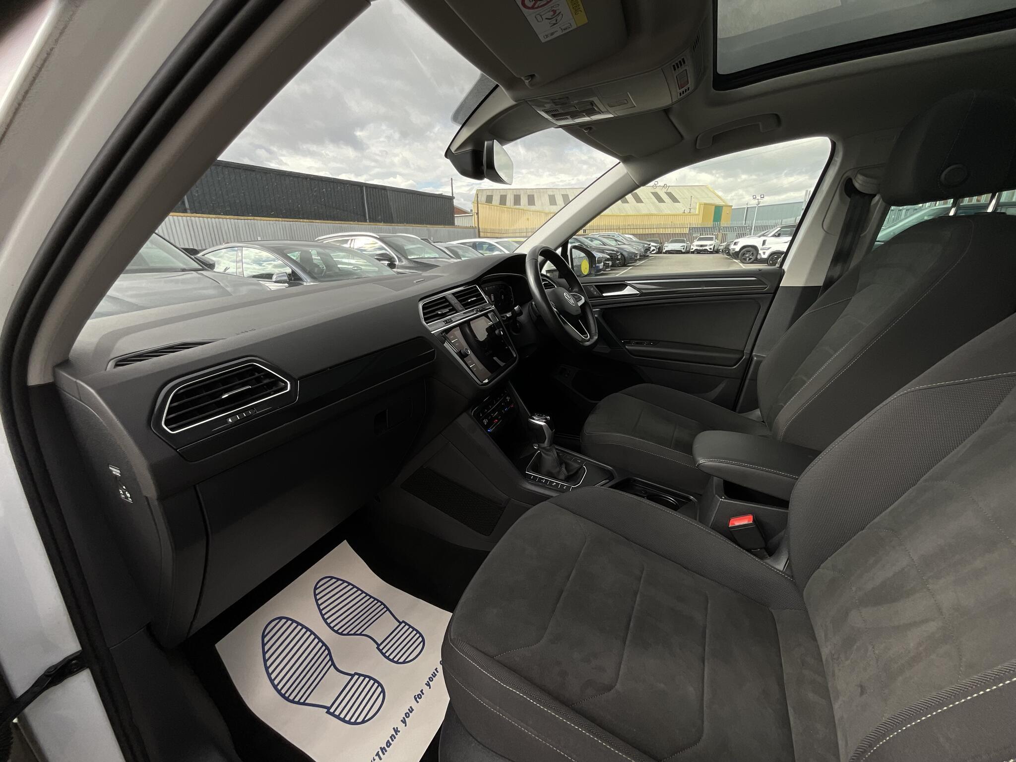 Volkswagen Tiguan - Image 16