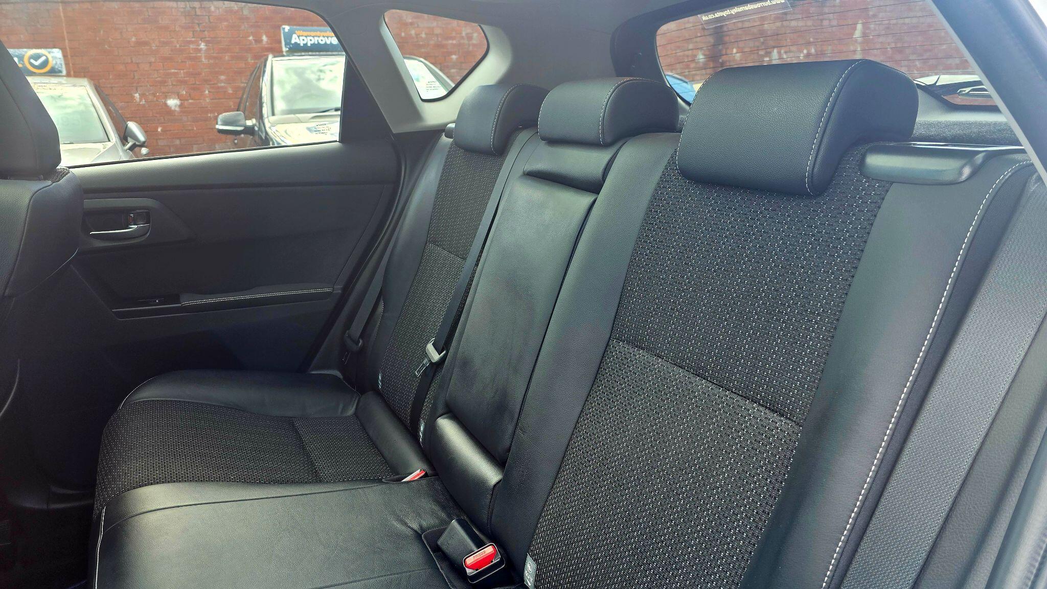 Toyota Auris - Image 16