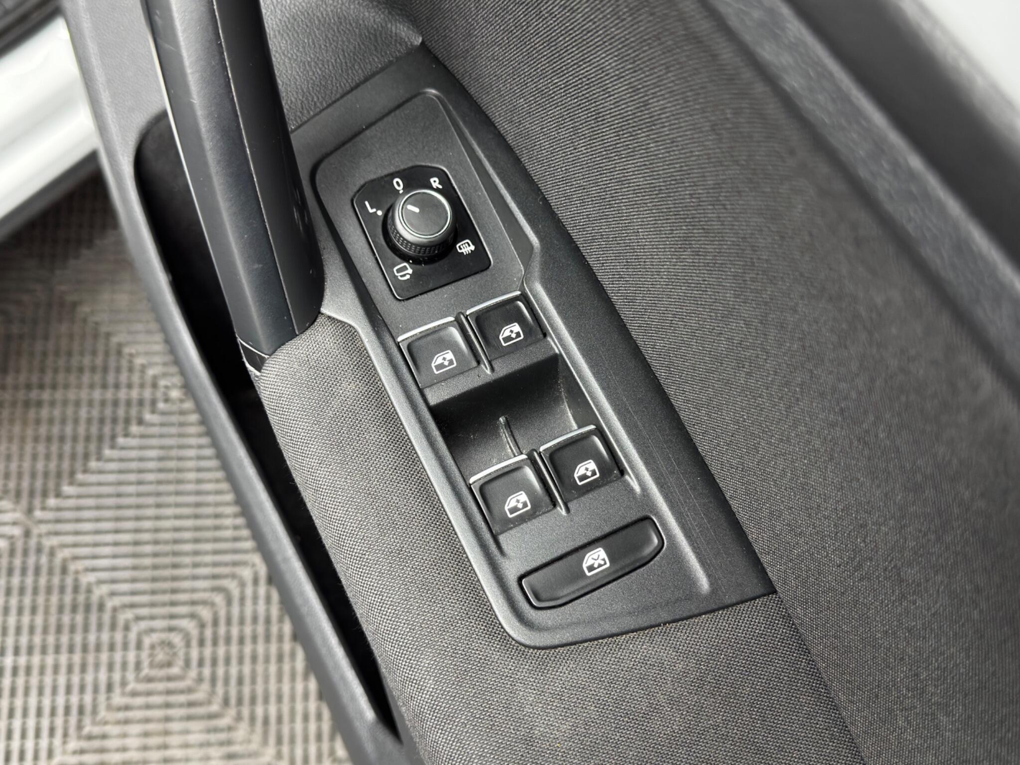 Volkswagen Tiguan - Image 42