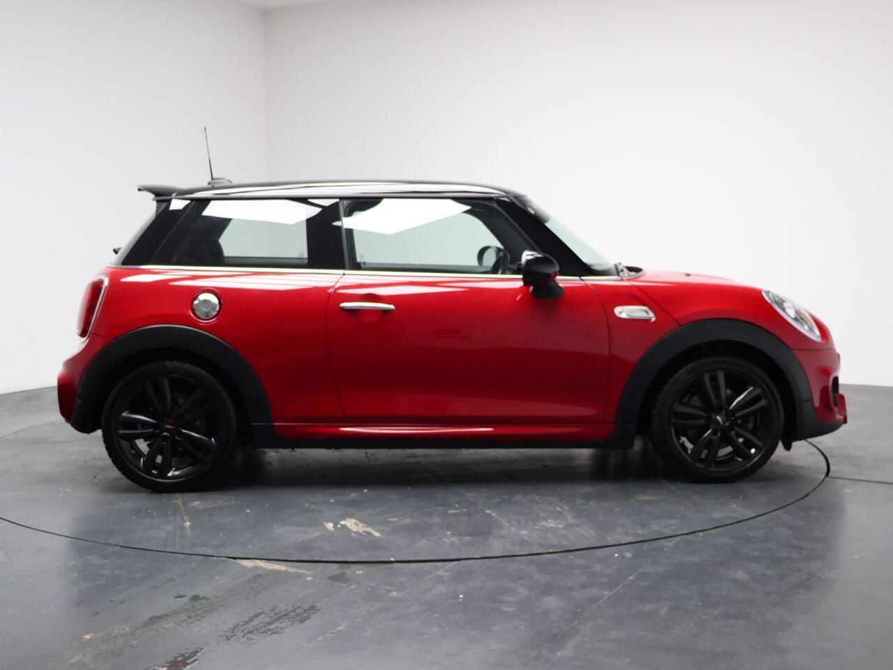 MINI Hatch - Image 14