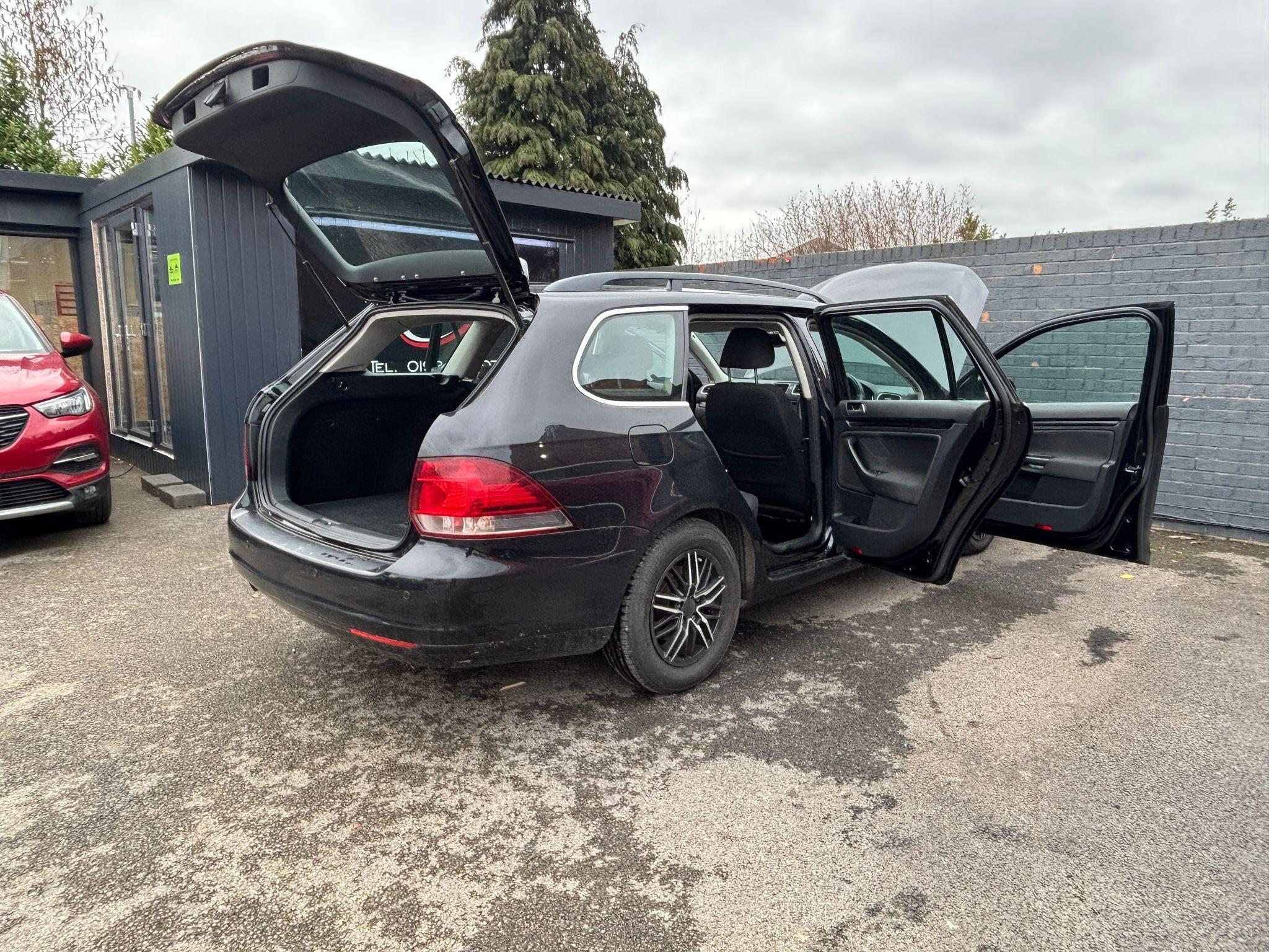 Volkswagen Golf - Image 17