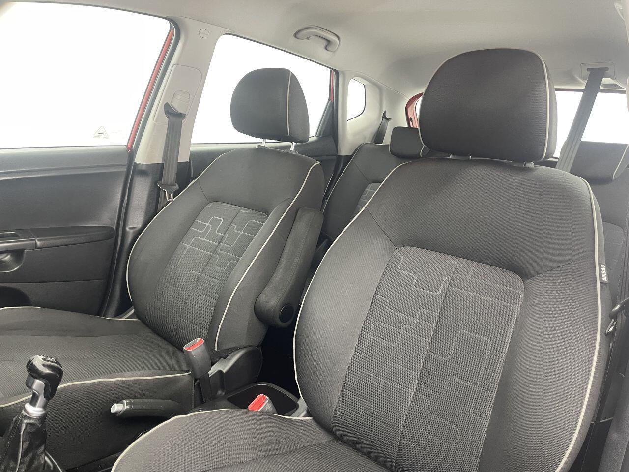 Kia Venga - Image 31