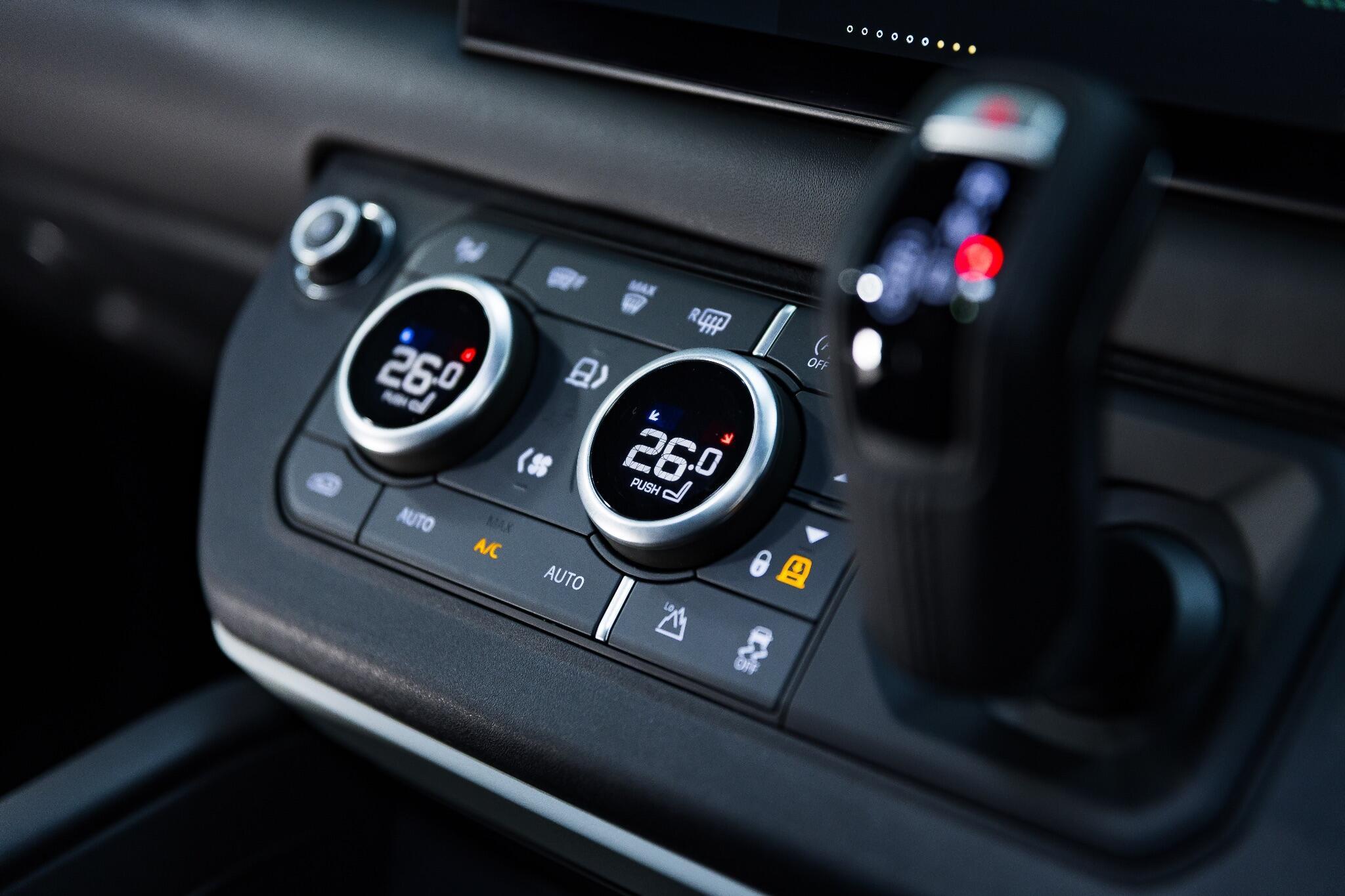 Land Rover Defender 110 - Image 35