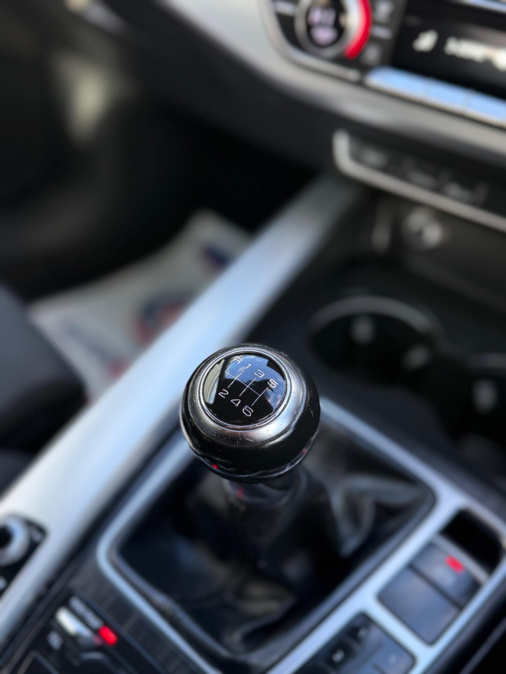 Audi A4 Avant - Image 42