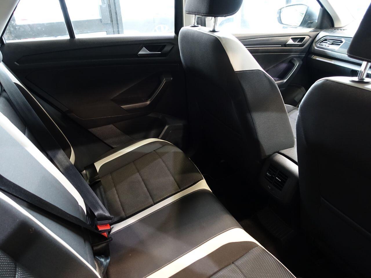 Volkswagen T-Roc - Image 15