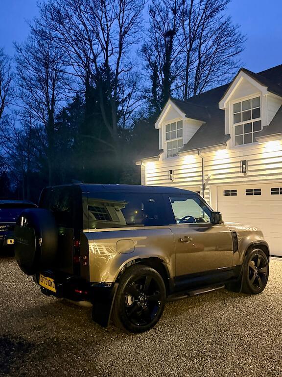 Land Rover Defender 90 - Image 11