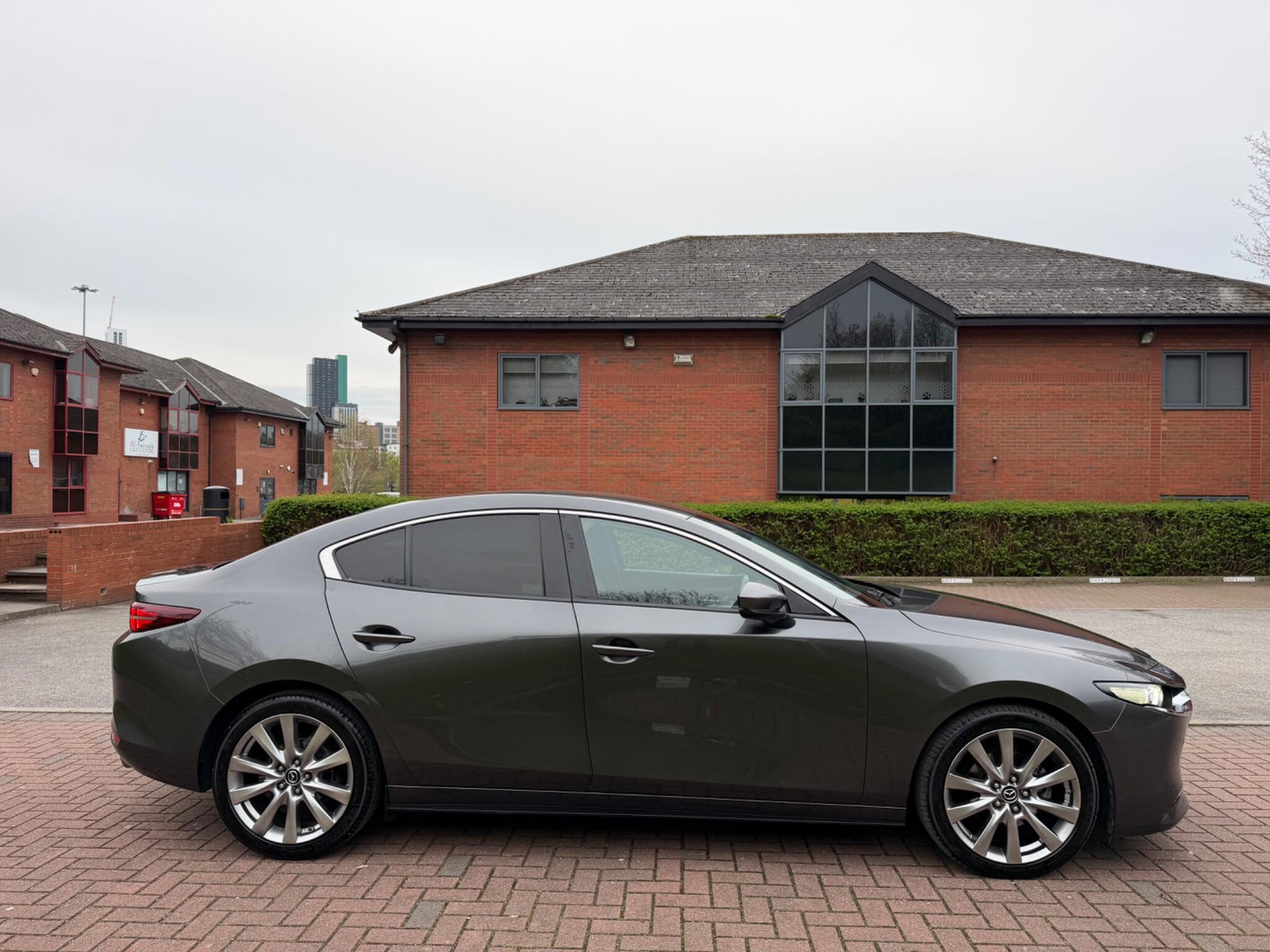 Mazda MAZDA3 - Image 2