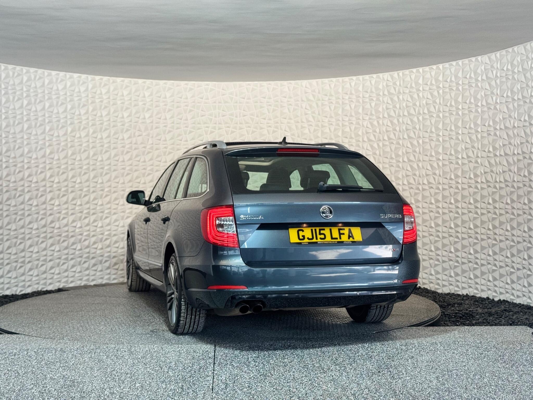 Skoda Superb - Image 16