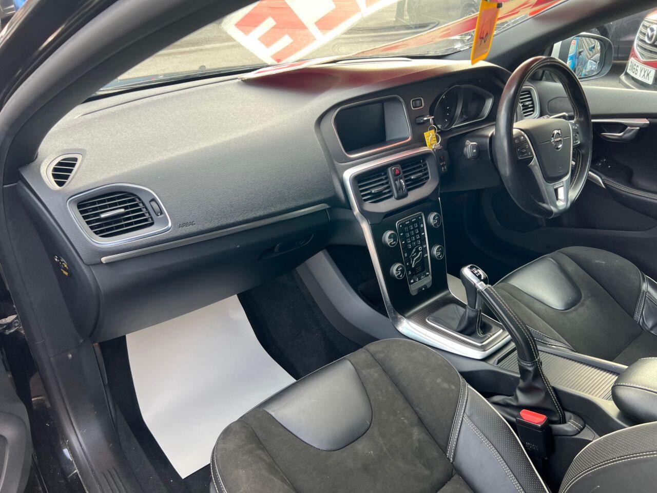 Volvo V40 - Image 16