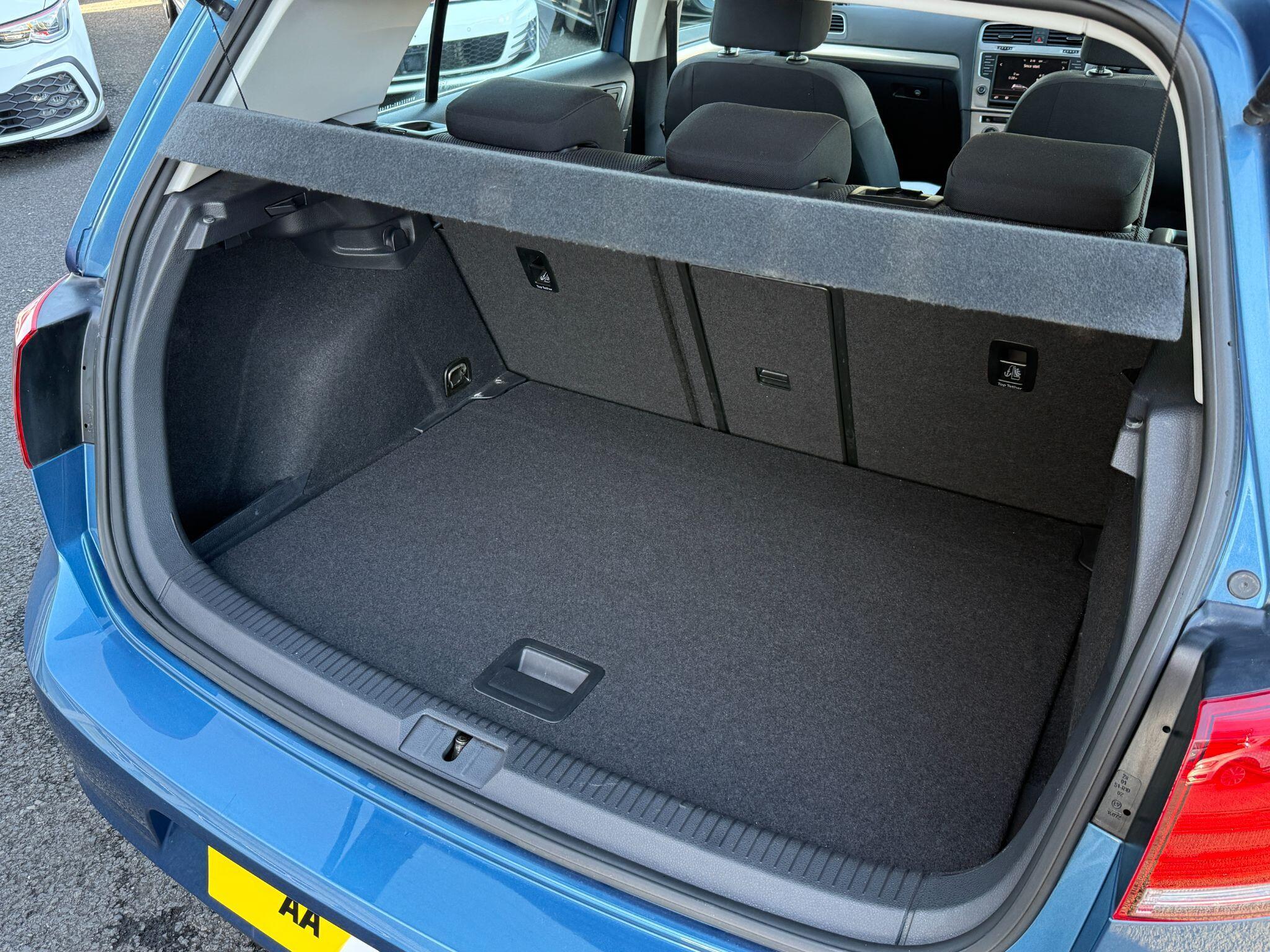 Volkswagen Golf - Image 78