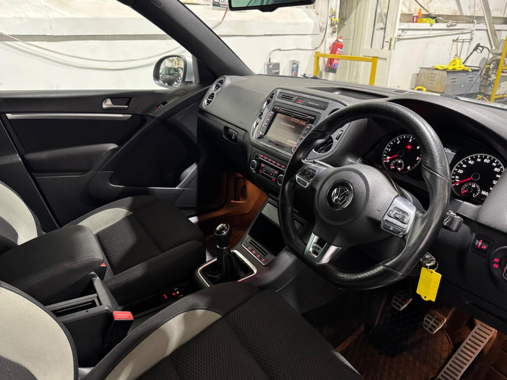 Volkswagen Tiguan - Image 44