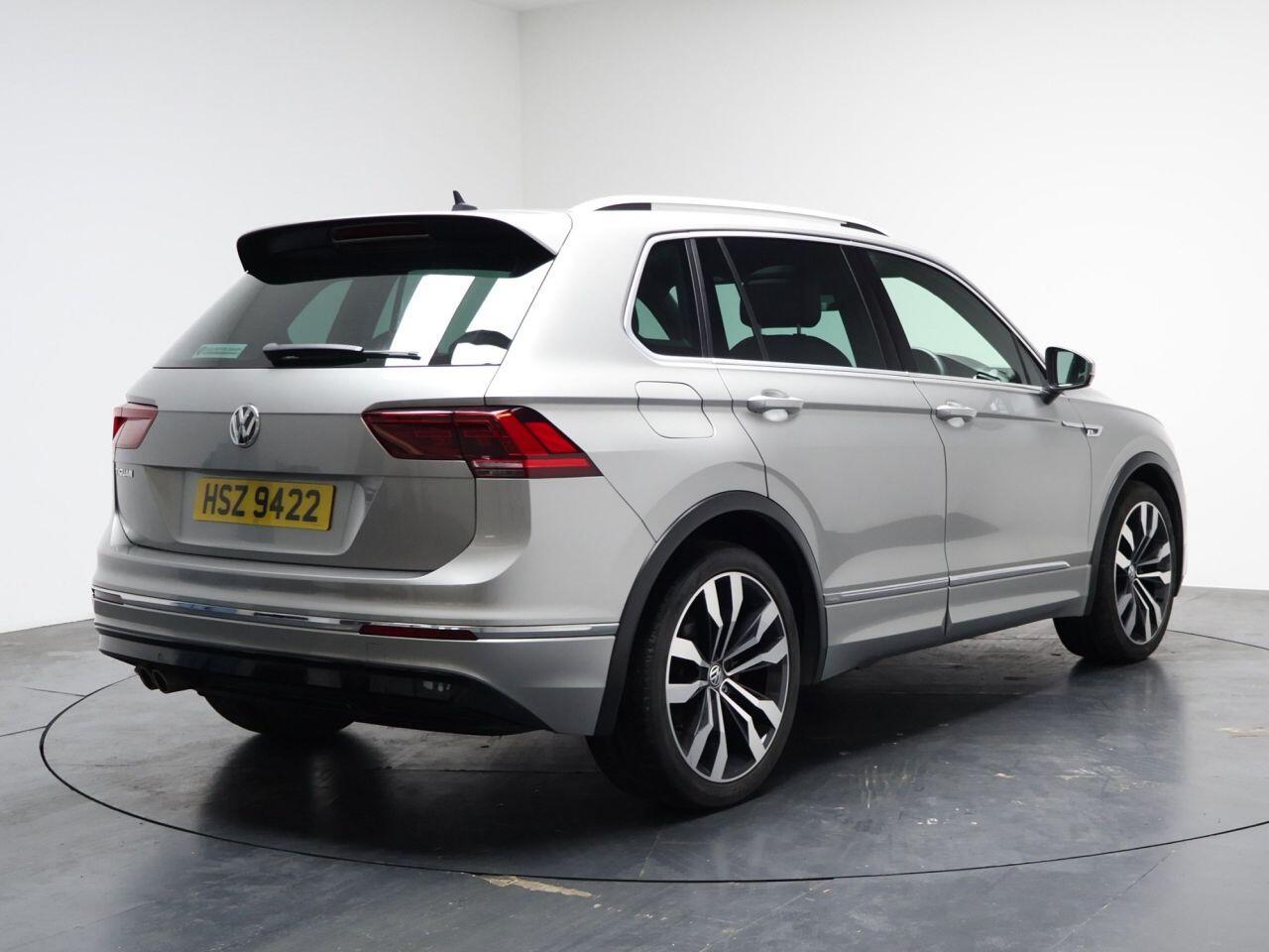 Volkswagen Tiguan - Image 18