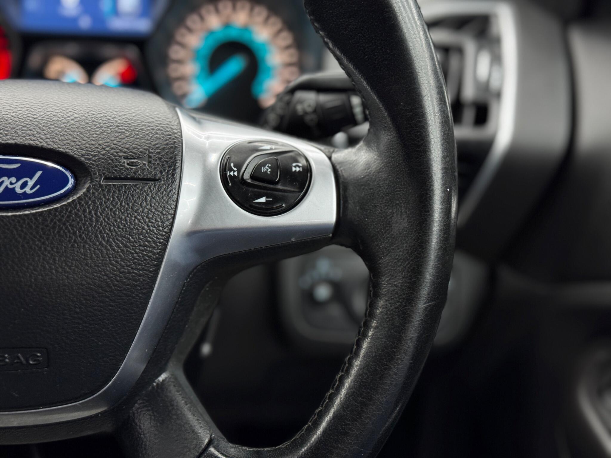 Ford Kuga - Image 21