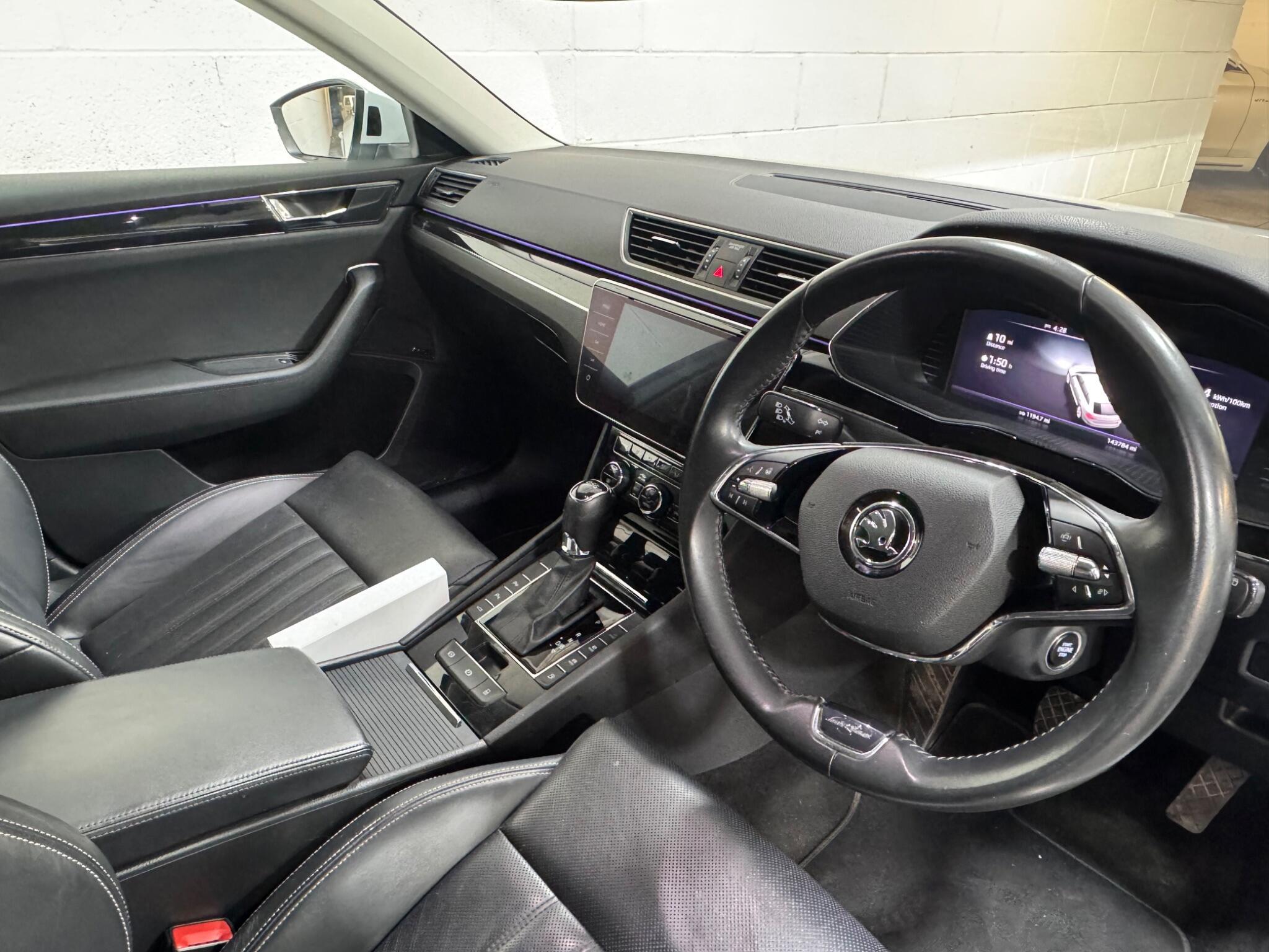 Skoda Superb - Image 8