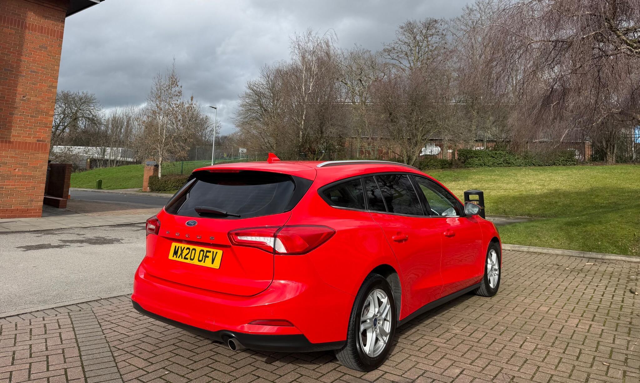 Ford Focus - Image 26