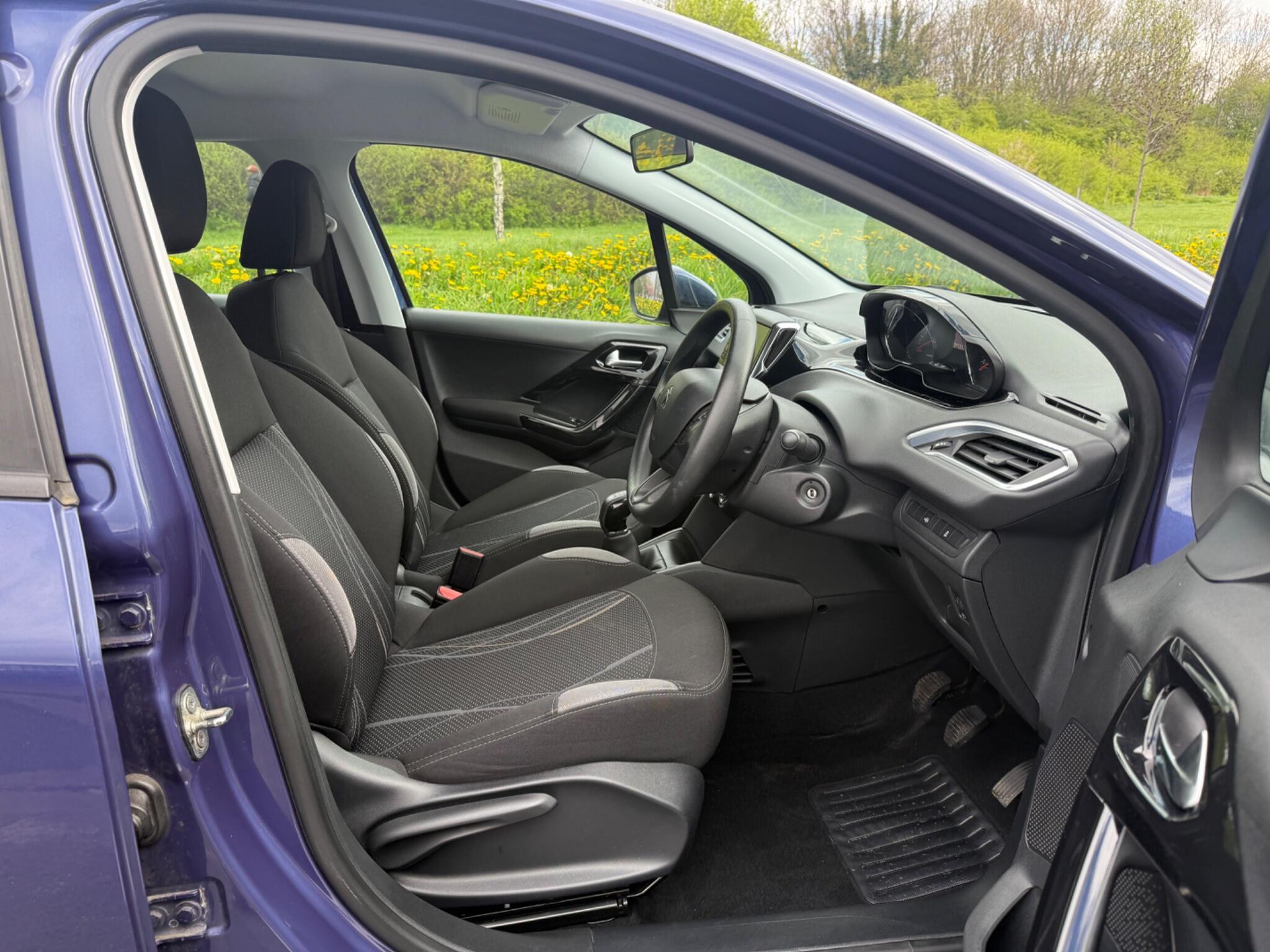 Peugeot 208 - Image 12