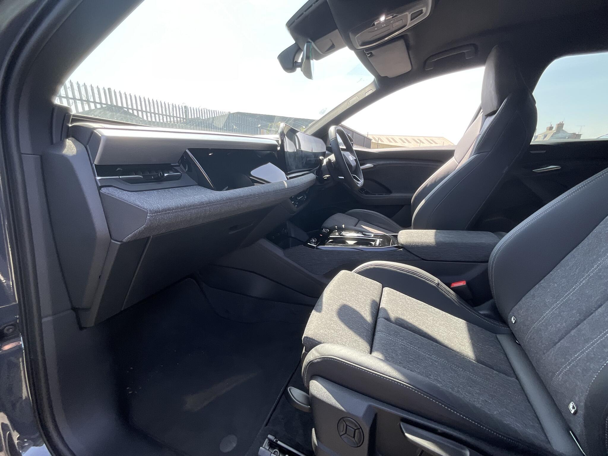 Audi Q6 e-tron - Image 17
