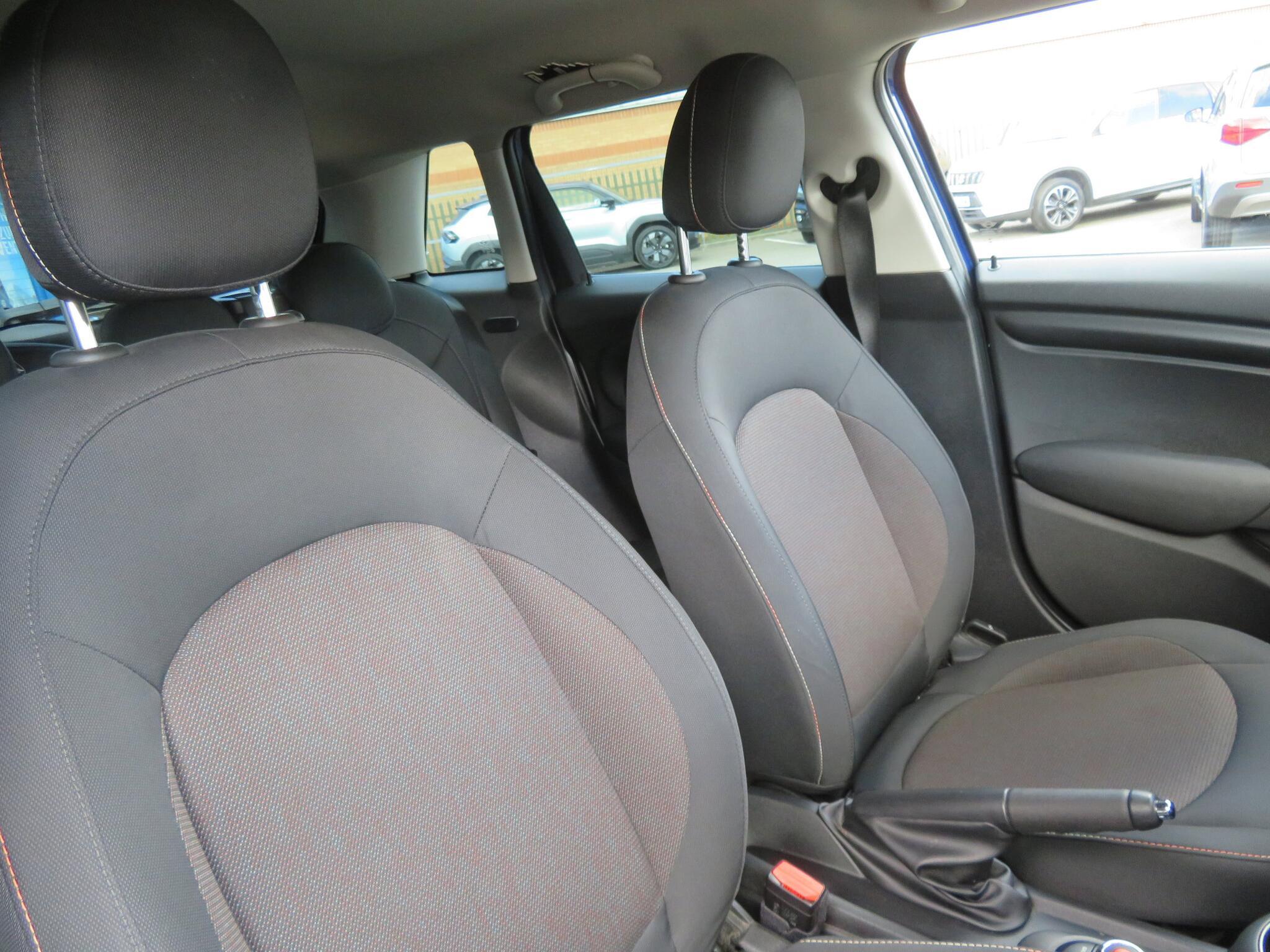 MINI Hatch - Image 15